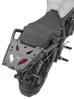 SRA2171 Attacco posteriore in alluminio anodizzato specifico per bauletto MONOKEY®, nero, montato su Yamaha Tracer 9 (25)
