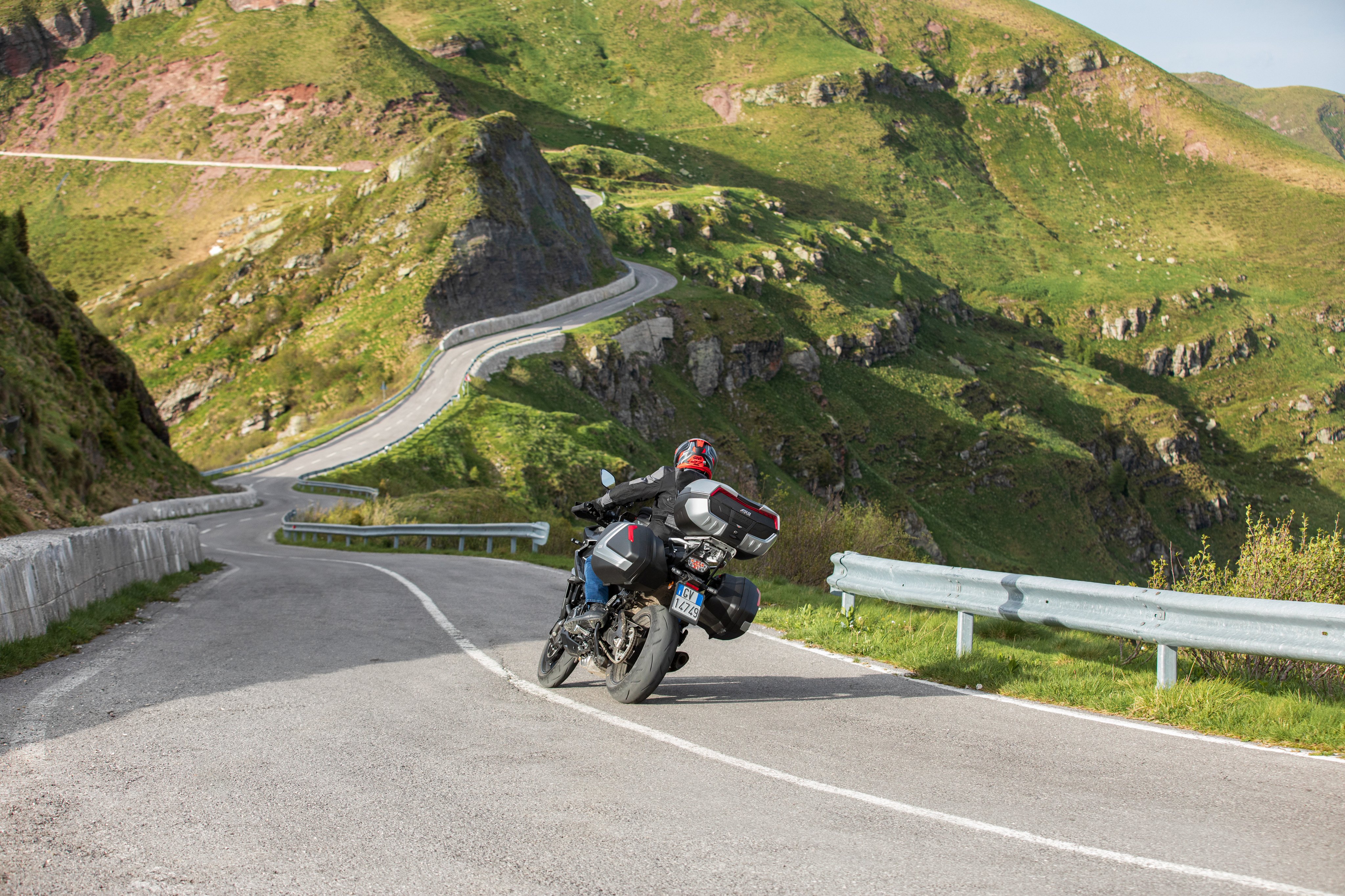 Suzuki GSX-S1000GX (24) Maxia 5 002 allestita con V58N