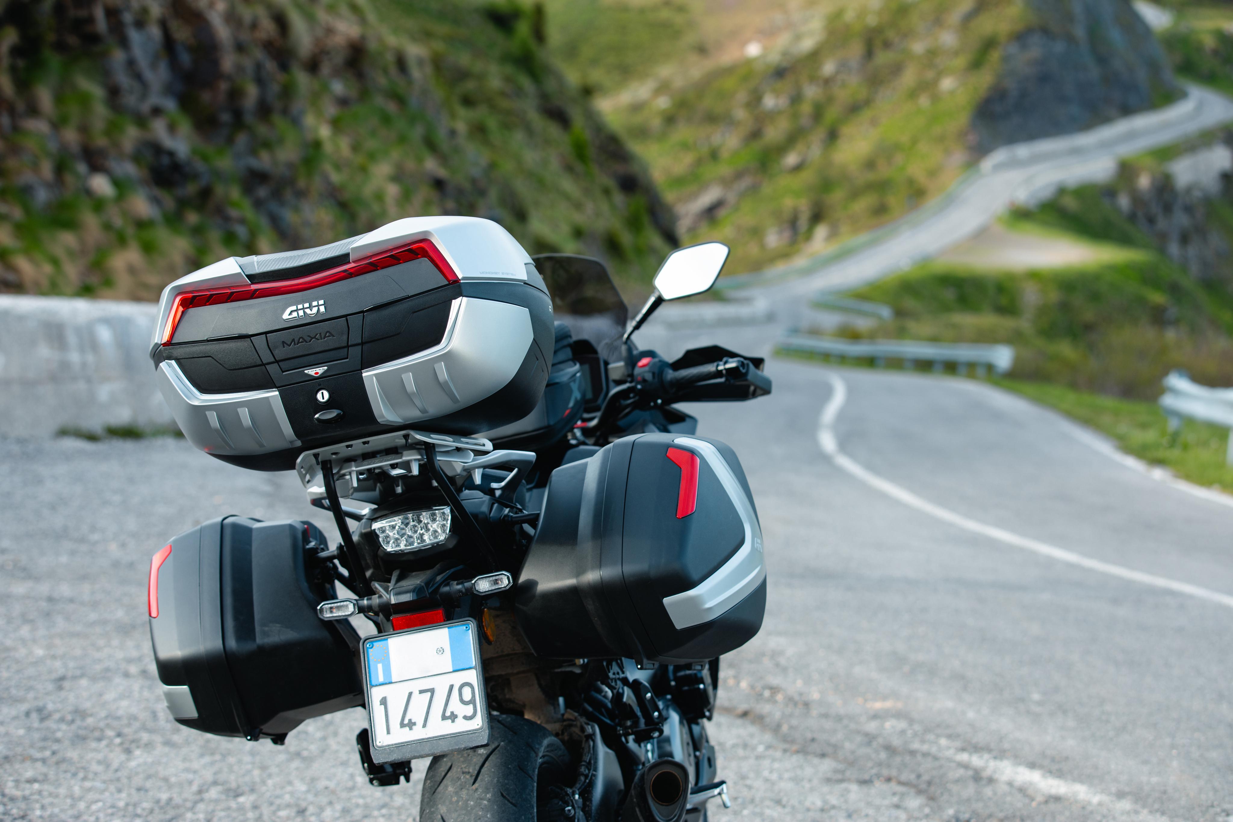 Suzuki GSX-S1000GX (24) Maxia 5 006 allestita con V58N