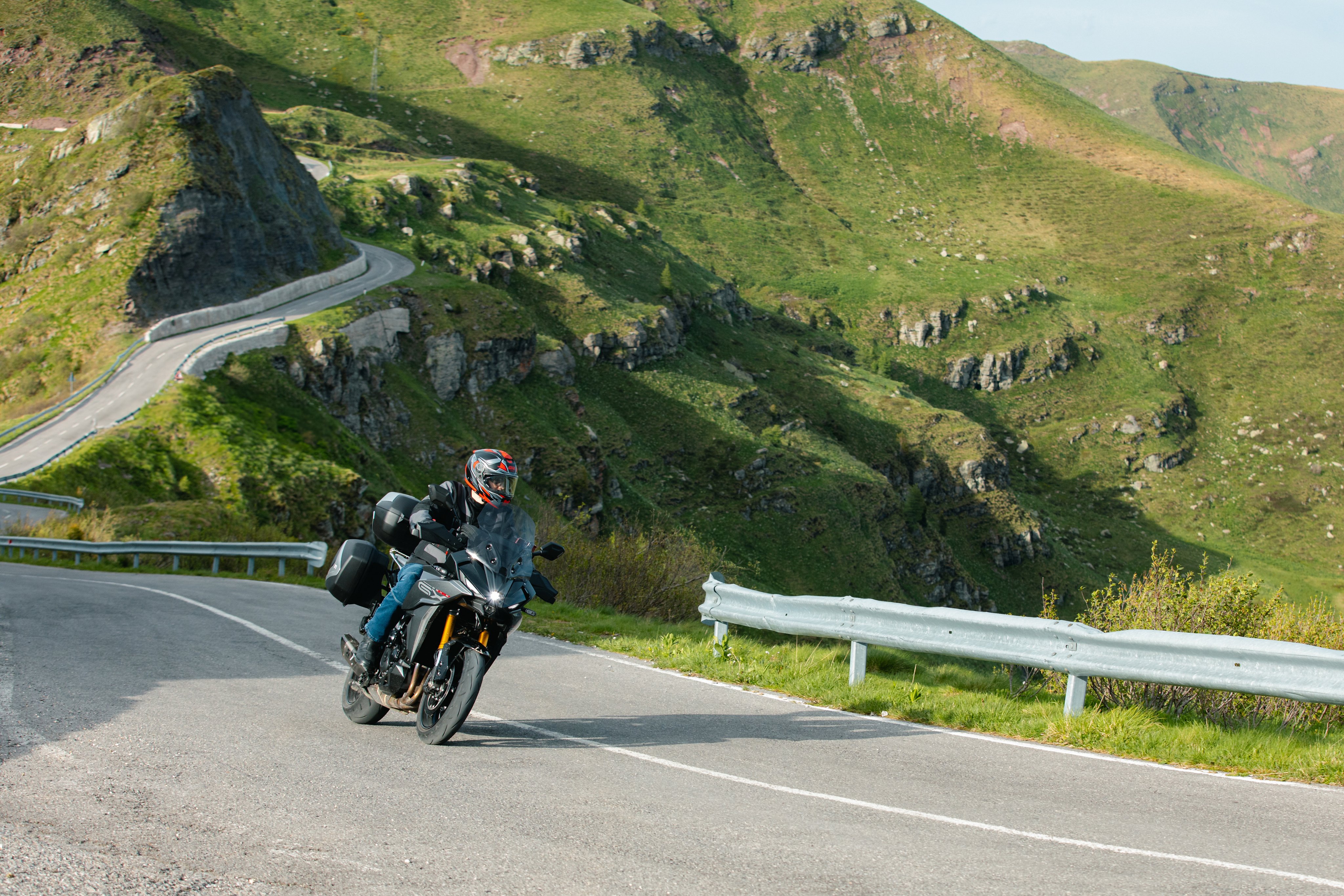 Suzuki GSX-S1000GX (24) Maxia 5 015 equipped with HX27FSEBR