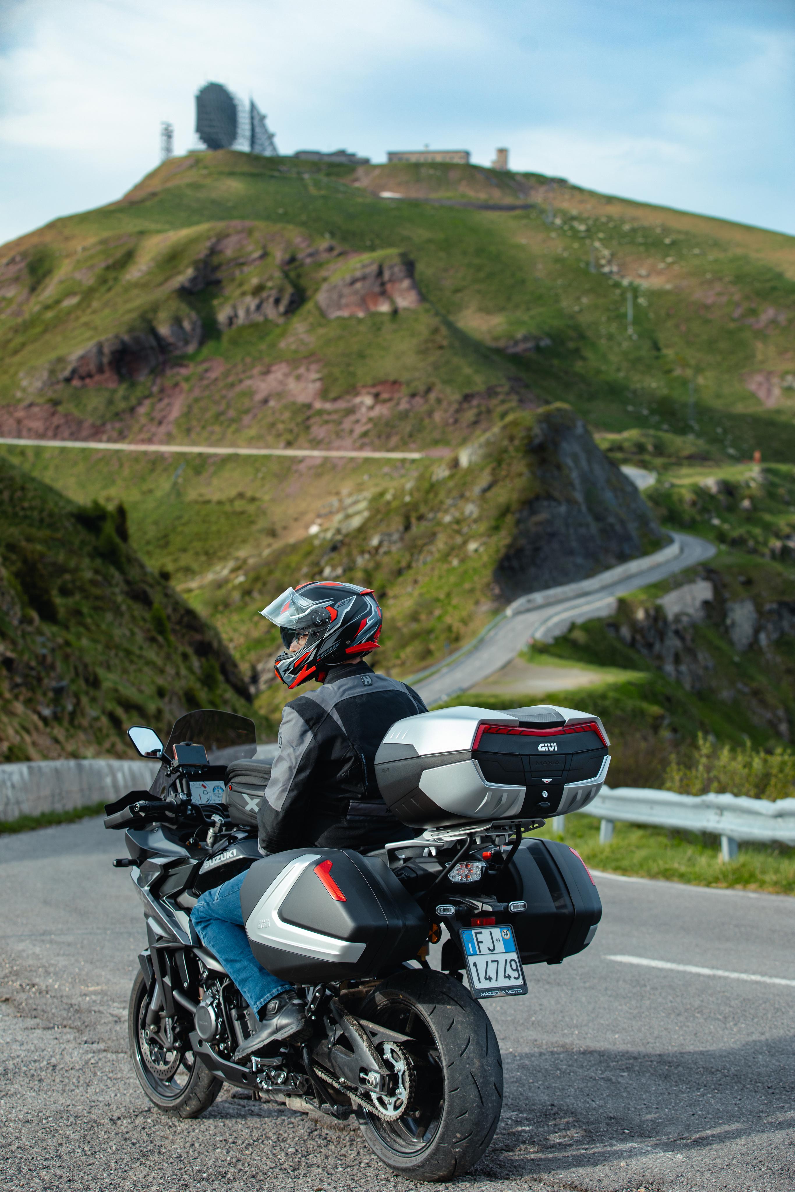 Suzuki GSX-S1000GX (24) Maxia 5 019 allestita con V37N