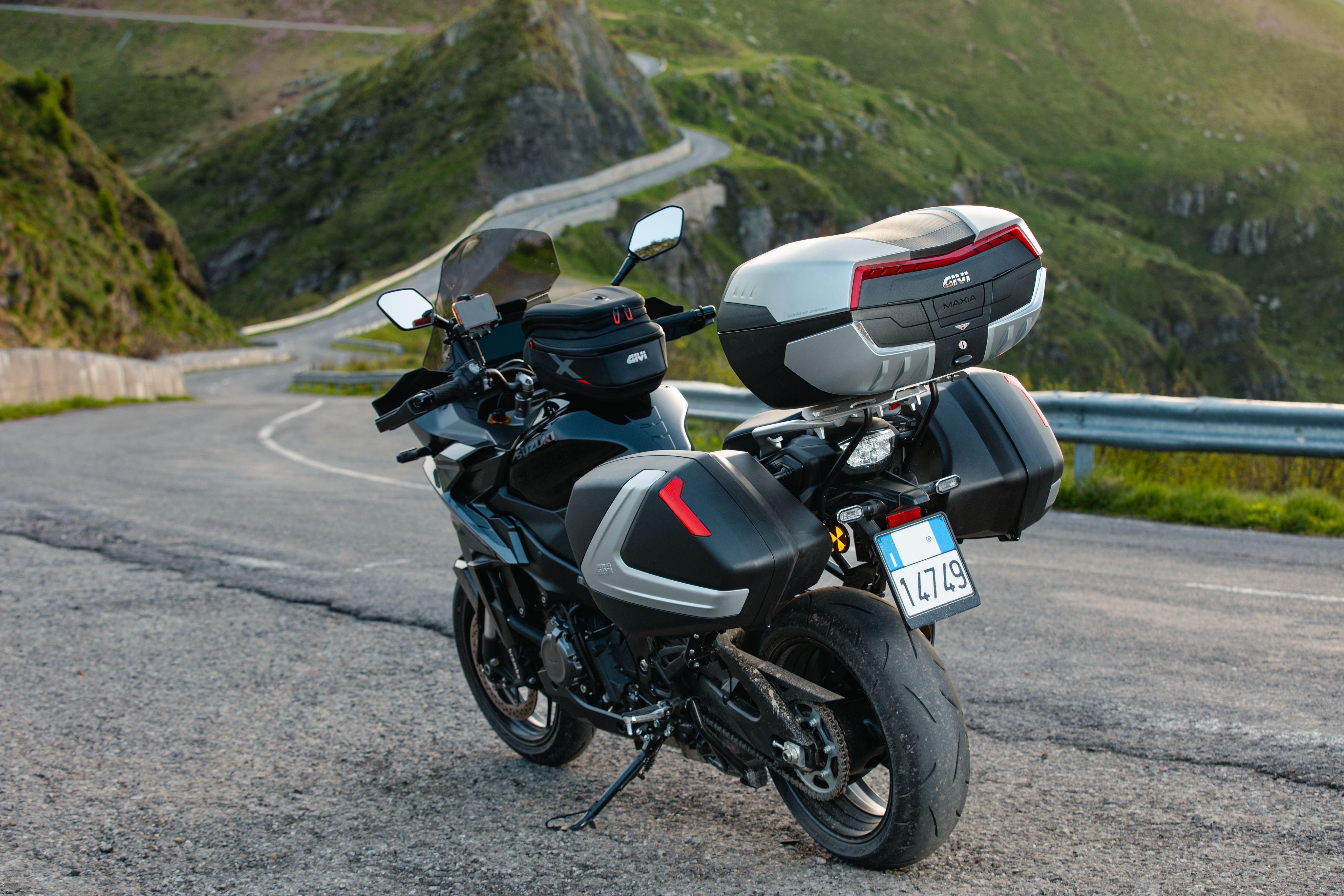 Suzuki GSX-S1000GX (24) Maxia 5 026 equipped with V37N