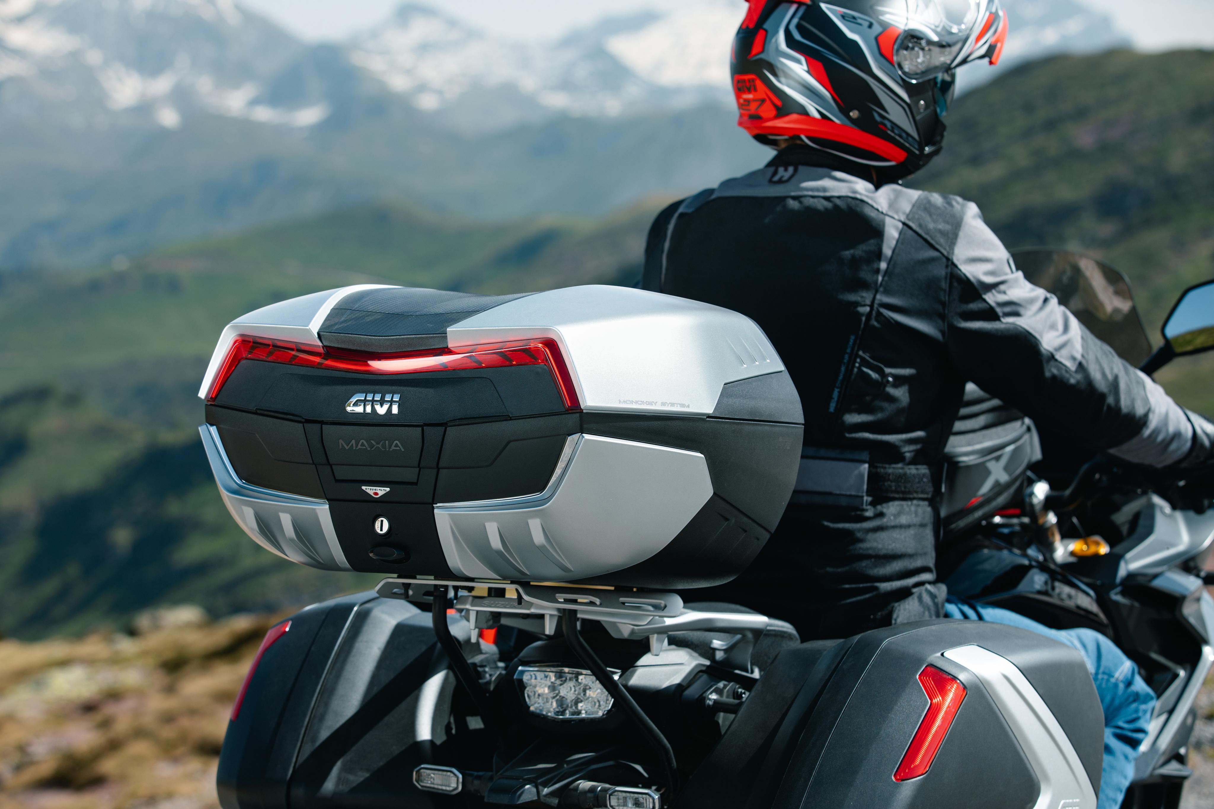 Suzuki GSX-S1000GX (24) Maxia 5 033 allestita con V58N