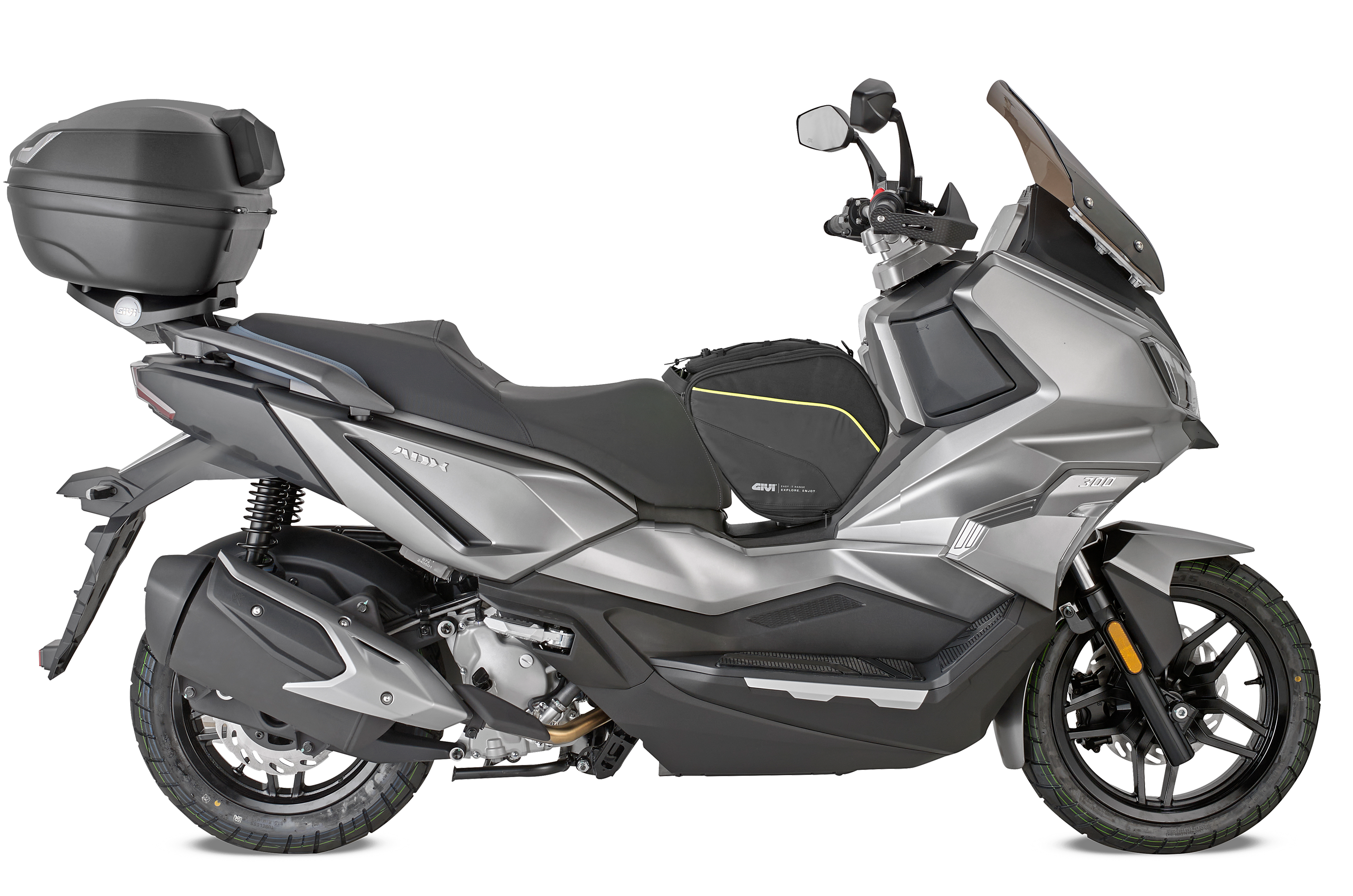 Sym ADX 300 (24) allestita con GIVI E455N