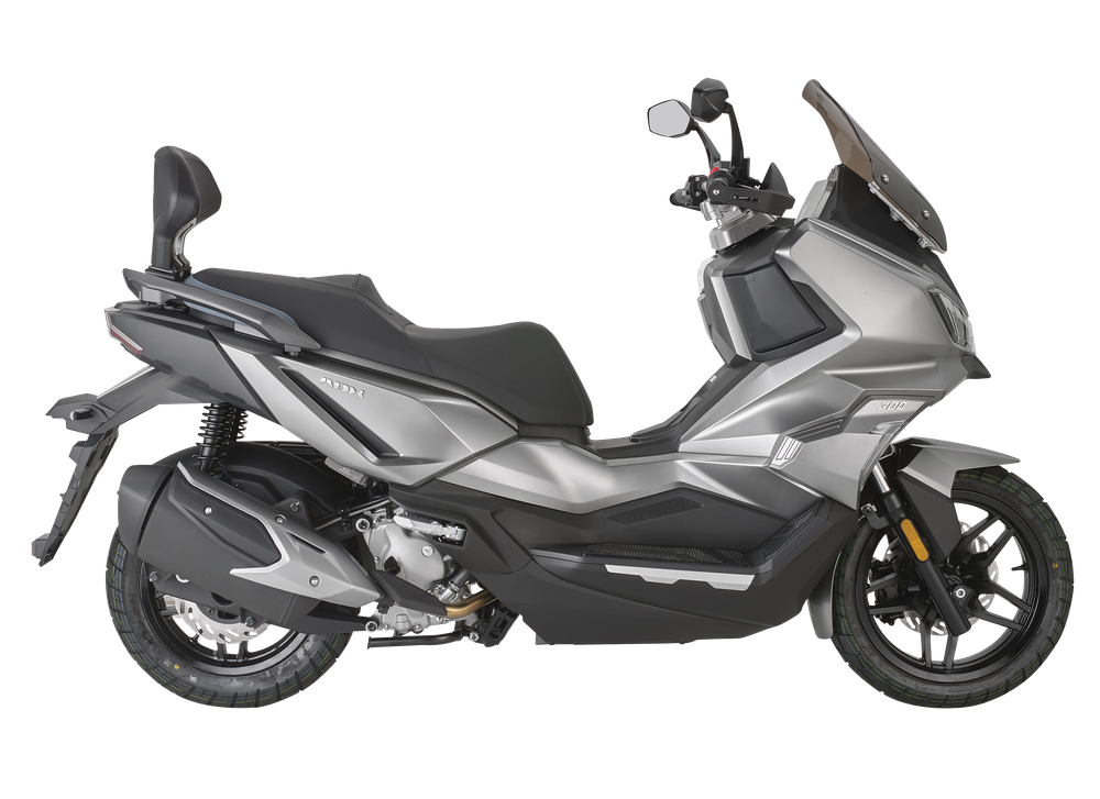 Schienalino Moto motorcycle-backrest mounted-on givi GIVI TB7070A montato su Sym ADX 300 (24)
