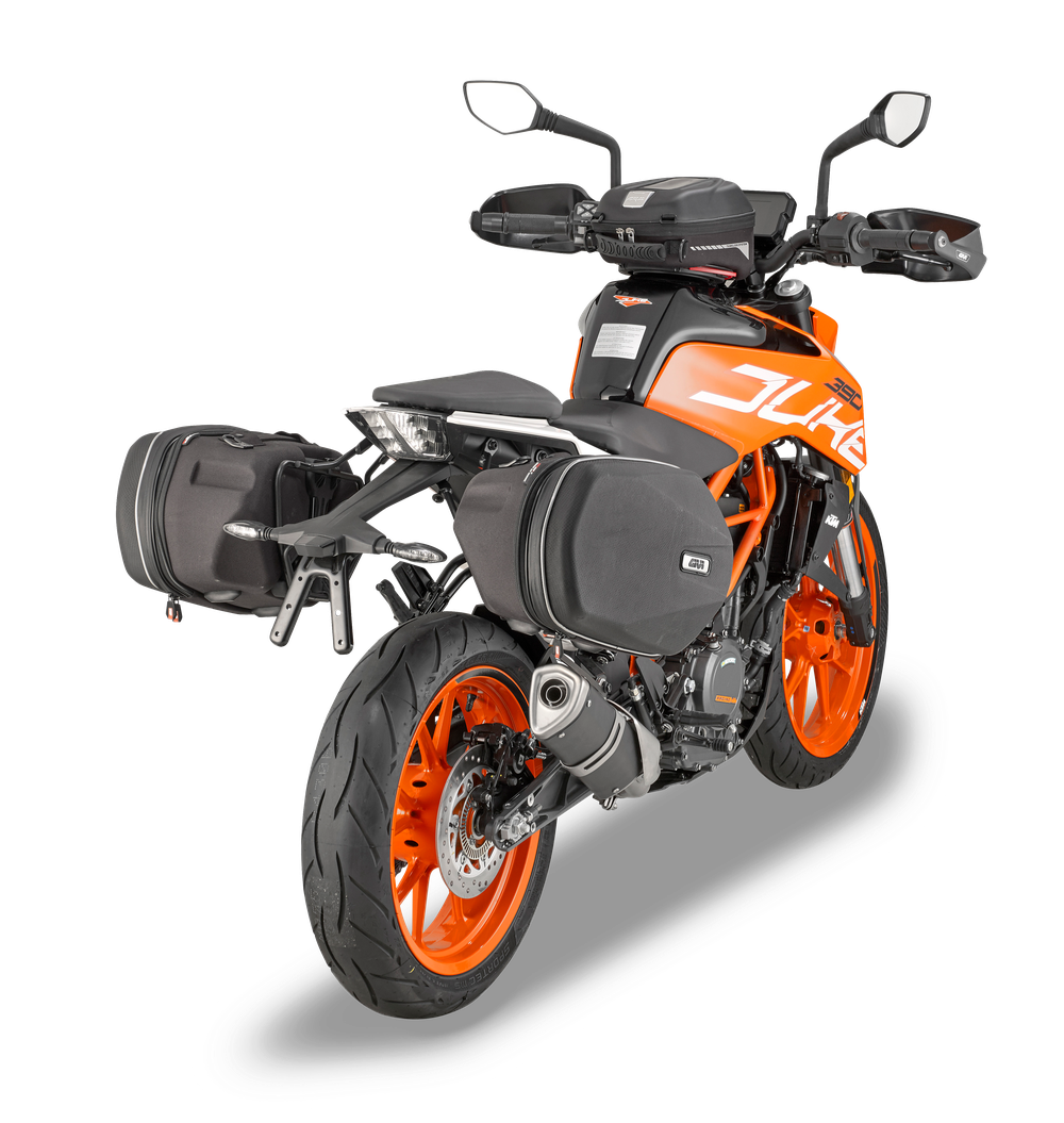 Telaietti GIVI TE7707 montata su KTM Duke 125 (17)