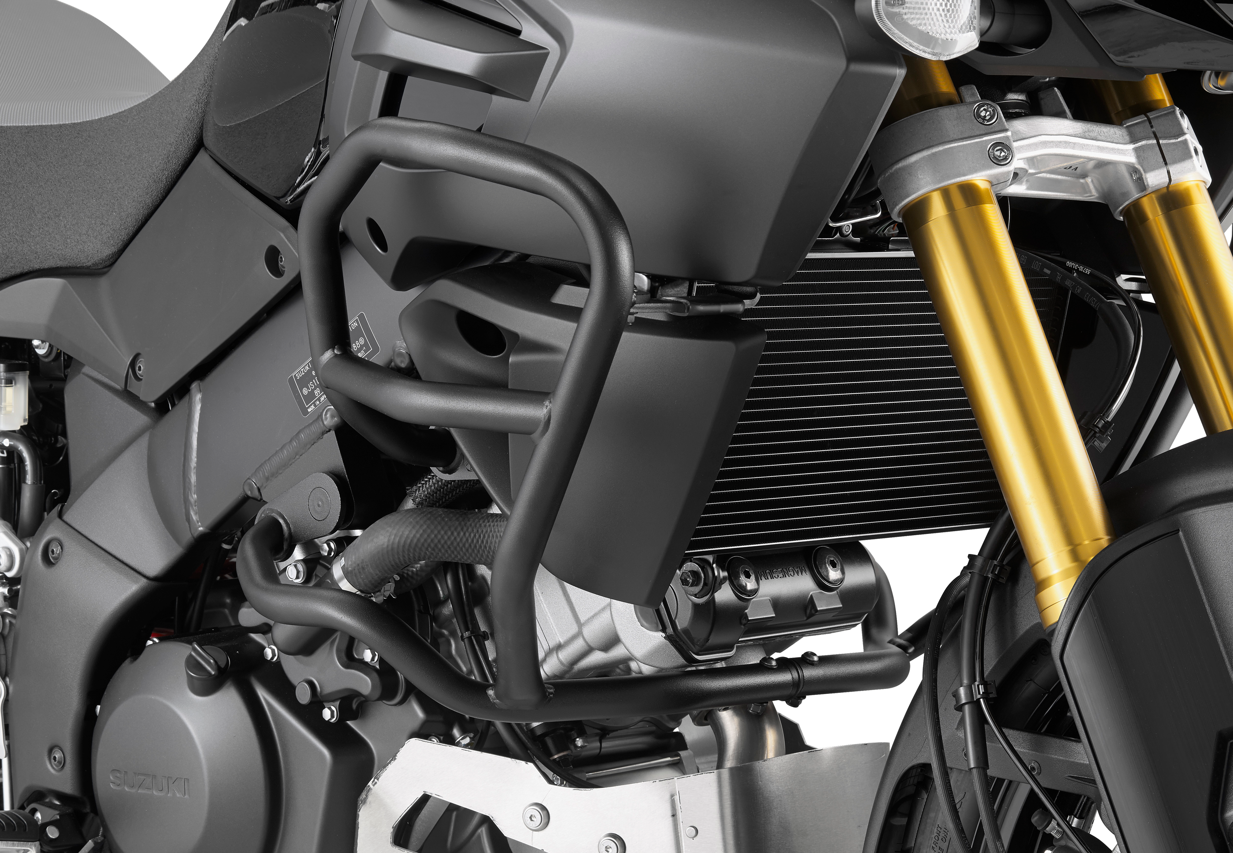 Paramotore GIVI TN3105 montata su Suzuki DL 1000 V-Strom (14)