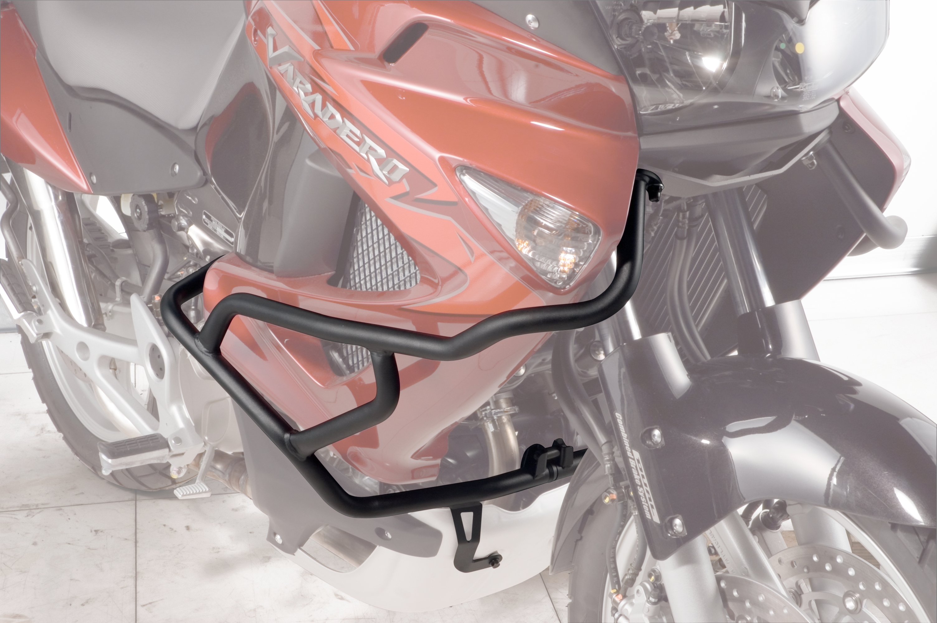 TN454 engine guard GIVI mounted on Honda XL 1000V Varadero (07)