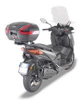 Bauletto GIVI V47NN montato con SR2150 su Yamaha X-Max 300 (17)