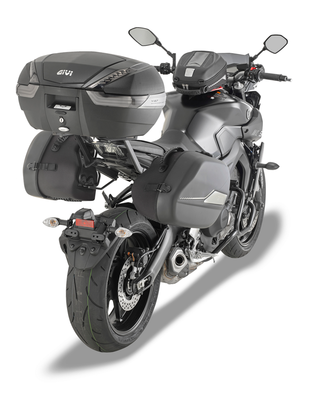 Bauletto GIVI V47NT montato con 2132FZ su Yamaha MT-09 (17)