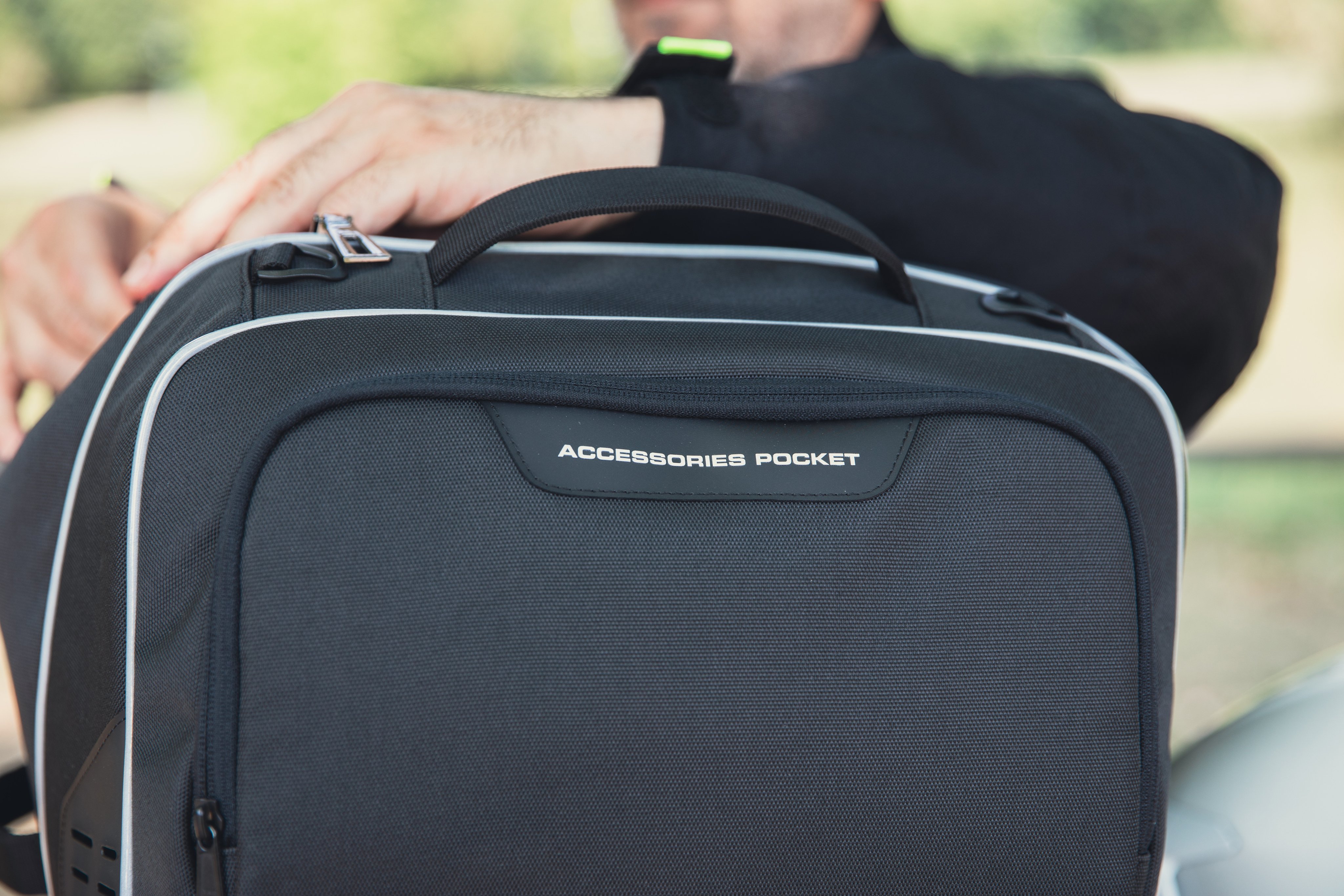 Yamaha T-Max 560 (25) Pet Bag 02 allestita con T525