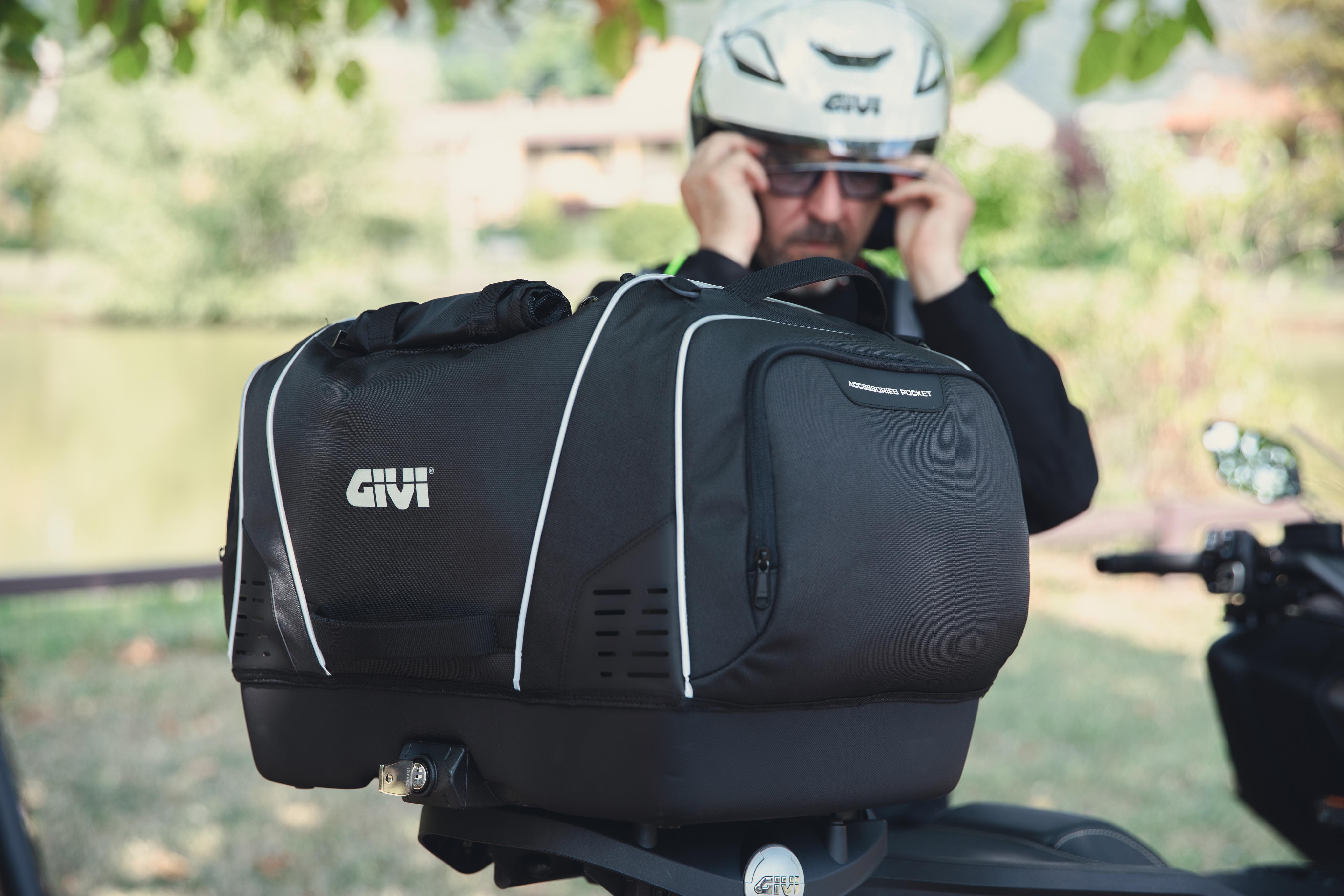 Yamaha T-Max 560 (25) Pet Bag 11 allestita con T525