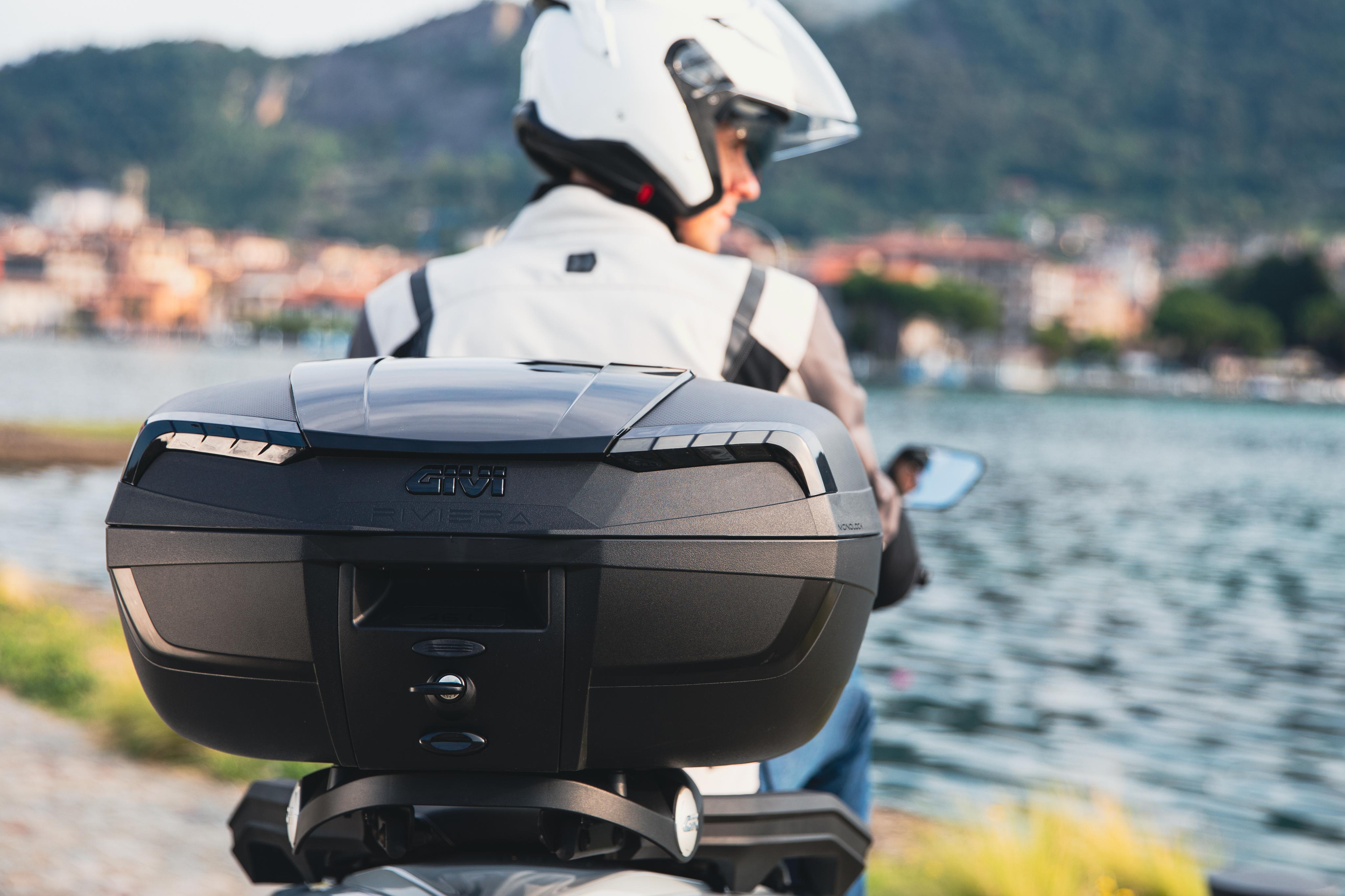 Yamaha T-Max 560 (25) Riviera Touring 01 allestita con E46NB