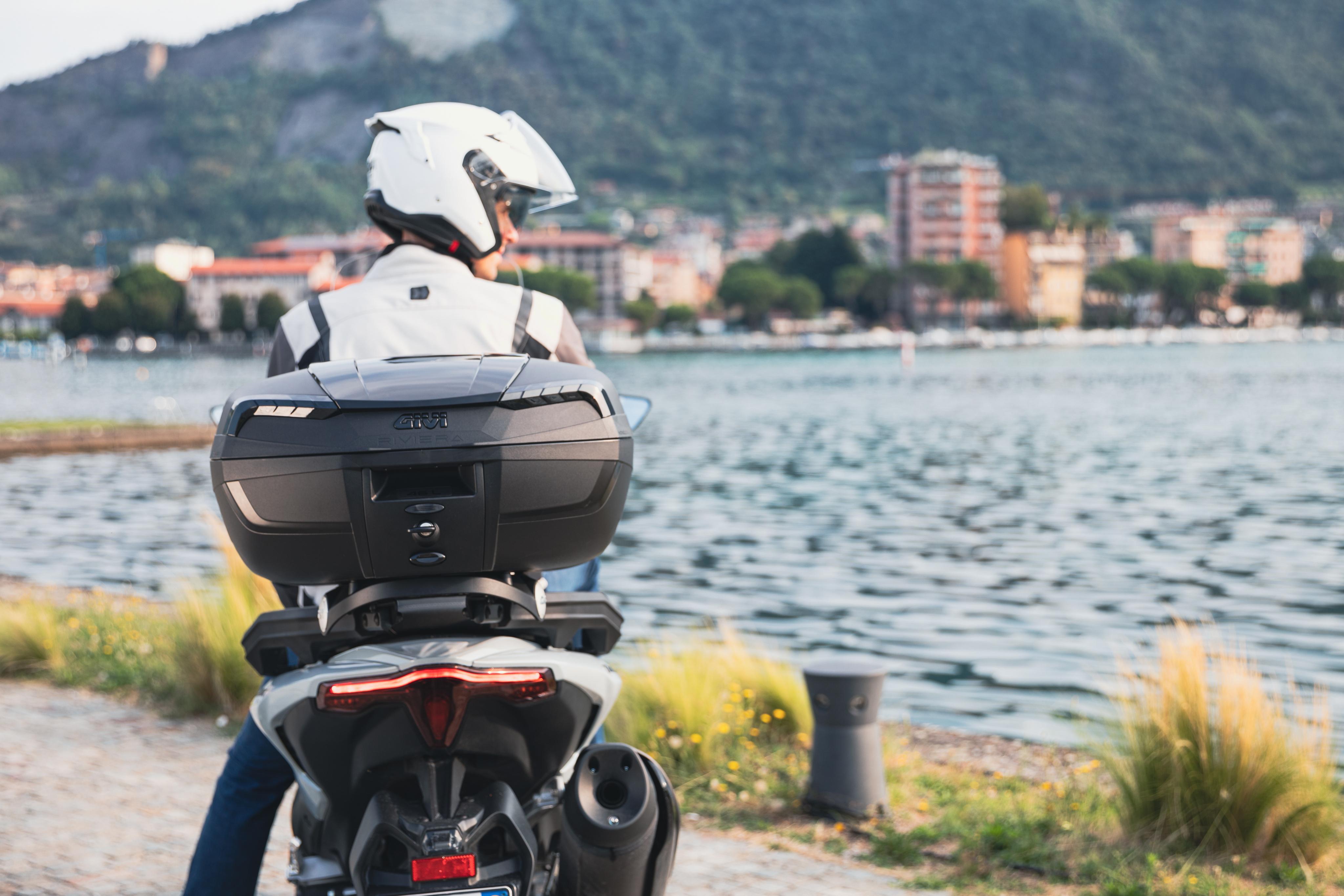Yamaha T-Max 560 (25) Riviera Touring 02 allestita con E46NB