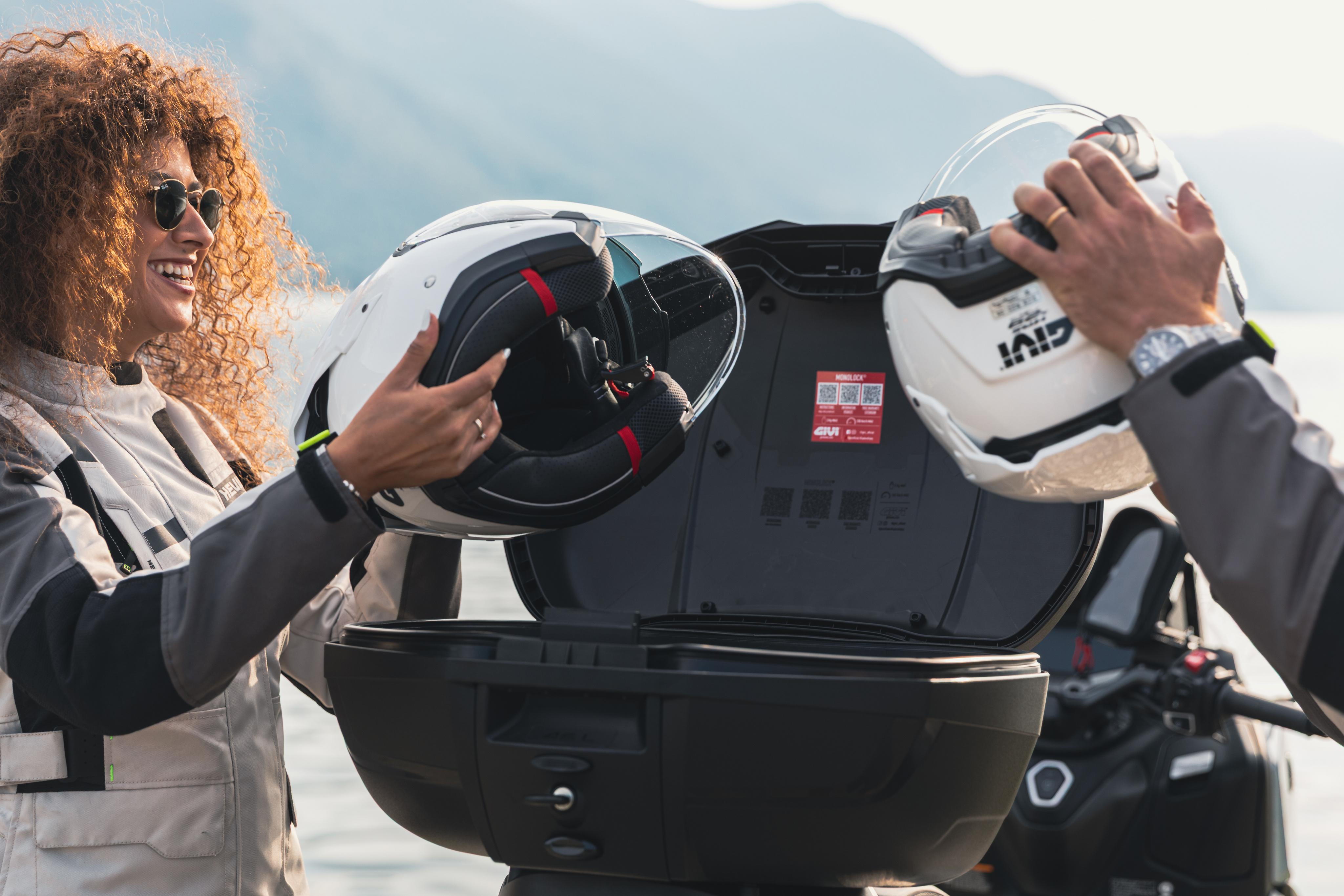 Yamaha T-Max 560 (25) Riviera Touring 09 allestita con E46NB