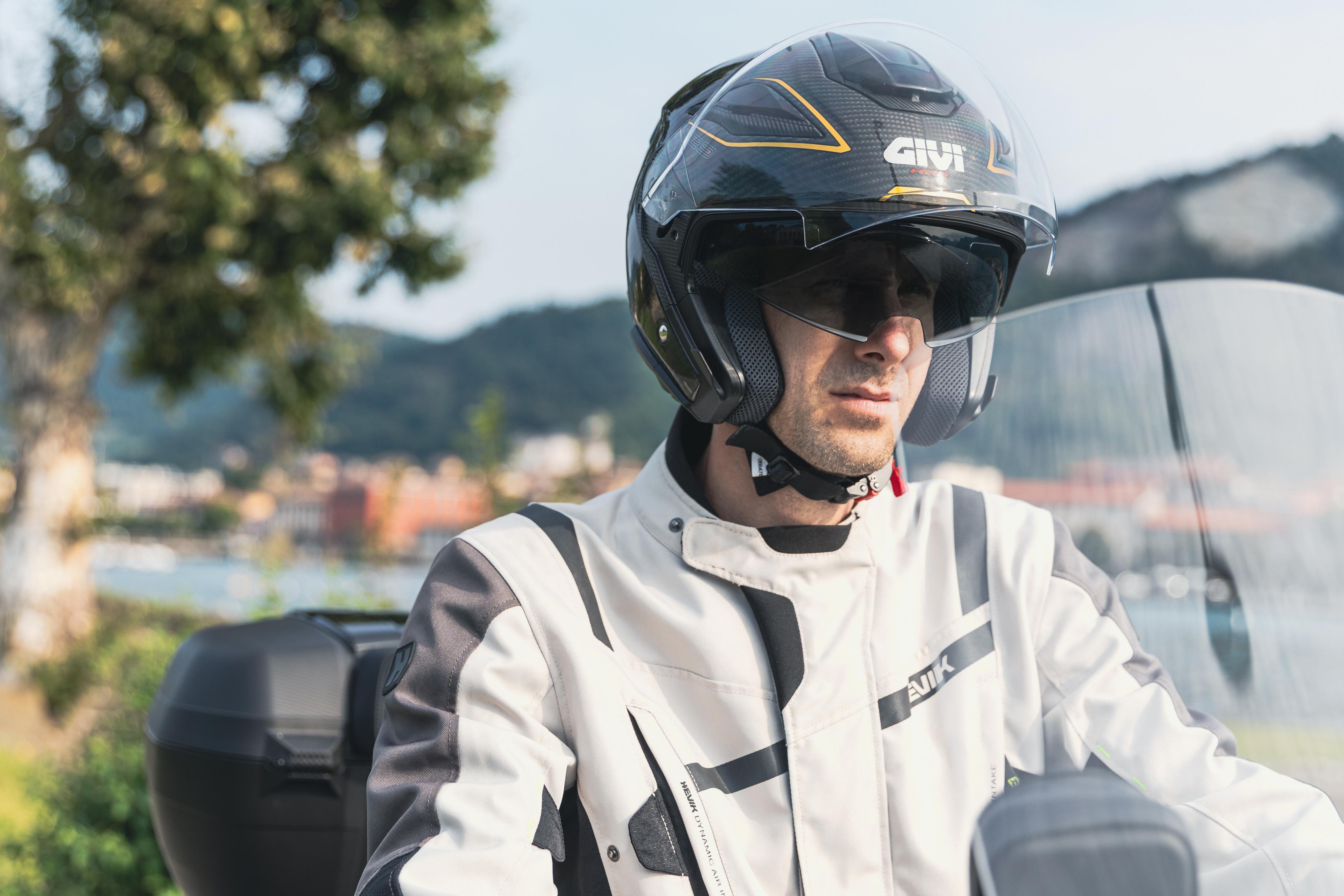 Yamaha T-Max 560 (25) Riviera Touring 20 allestita con HX29DCRBN