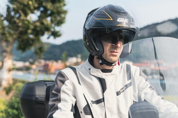 Yamaha T-Max 560 (25) Riviera Touring 20 equipped with HX29DCRBN