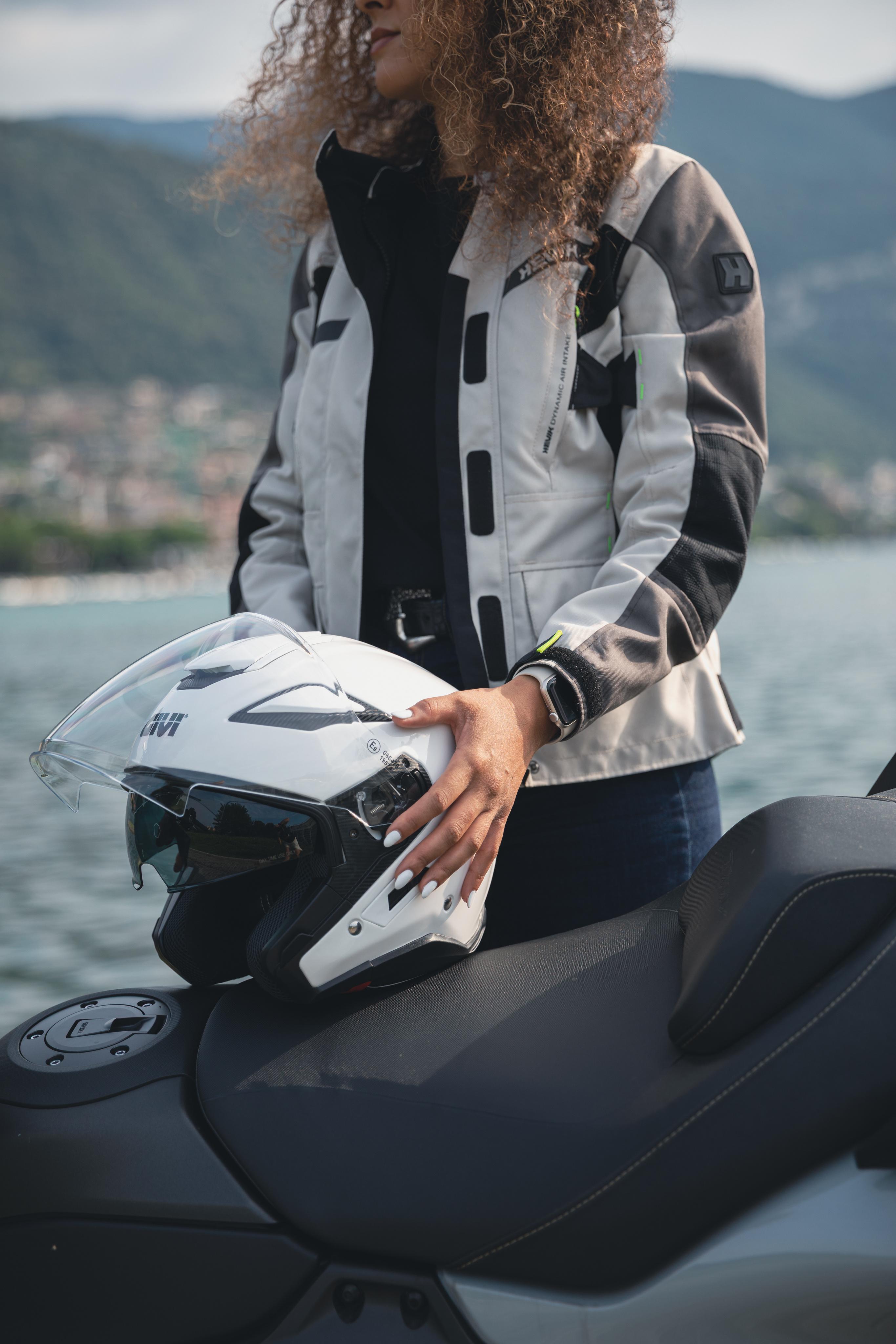 Yamaha T-Max 560 (25) Riviera Touring 24 allestita con HX29BB910