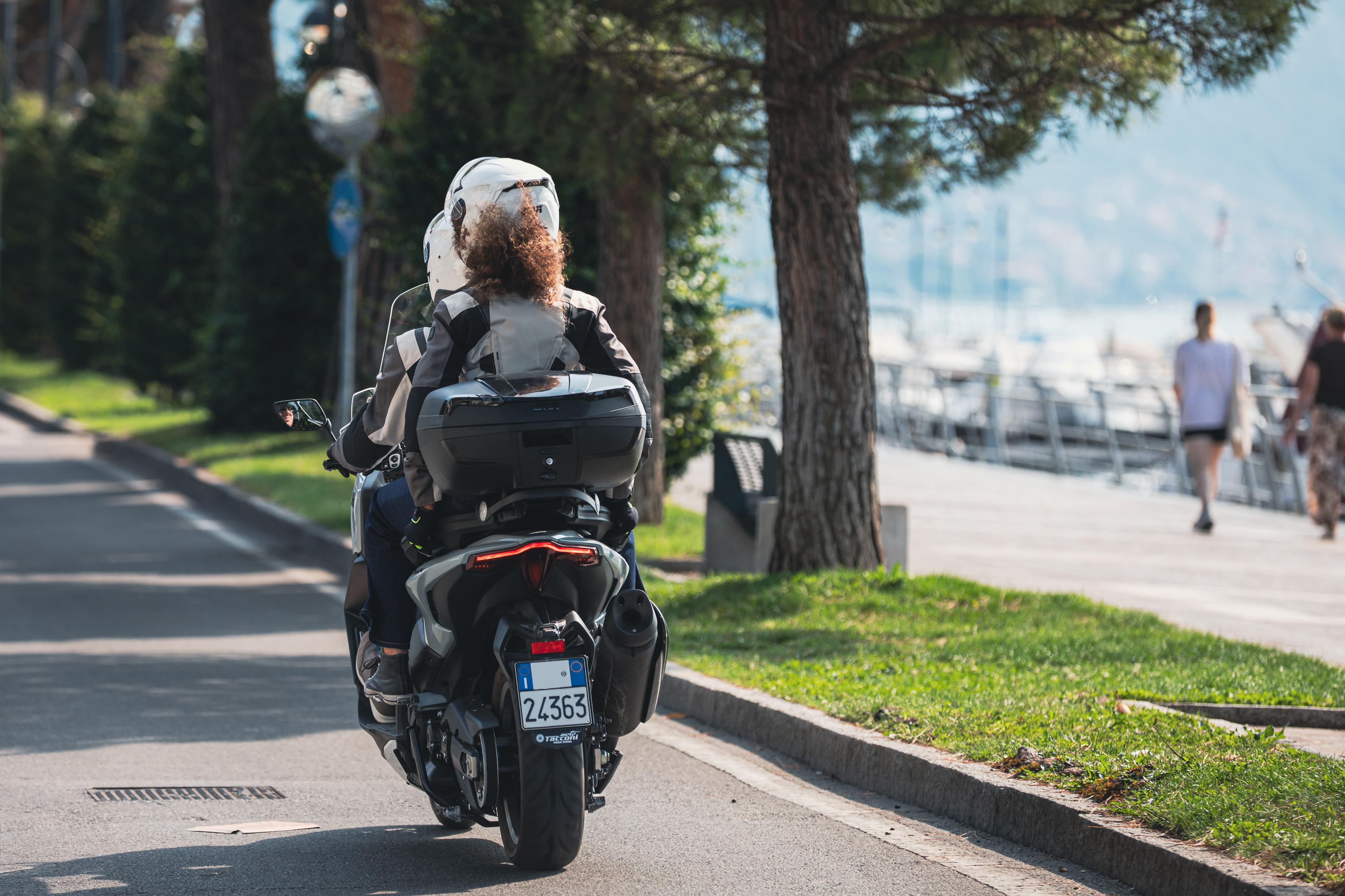 Yamaha T-Max 560 (25) Riviera Touring 38 allestita con E46NB