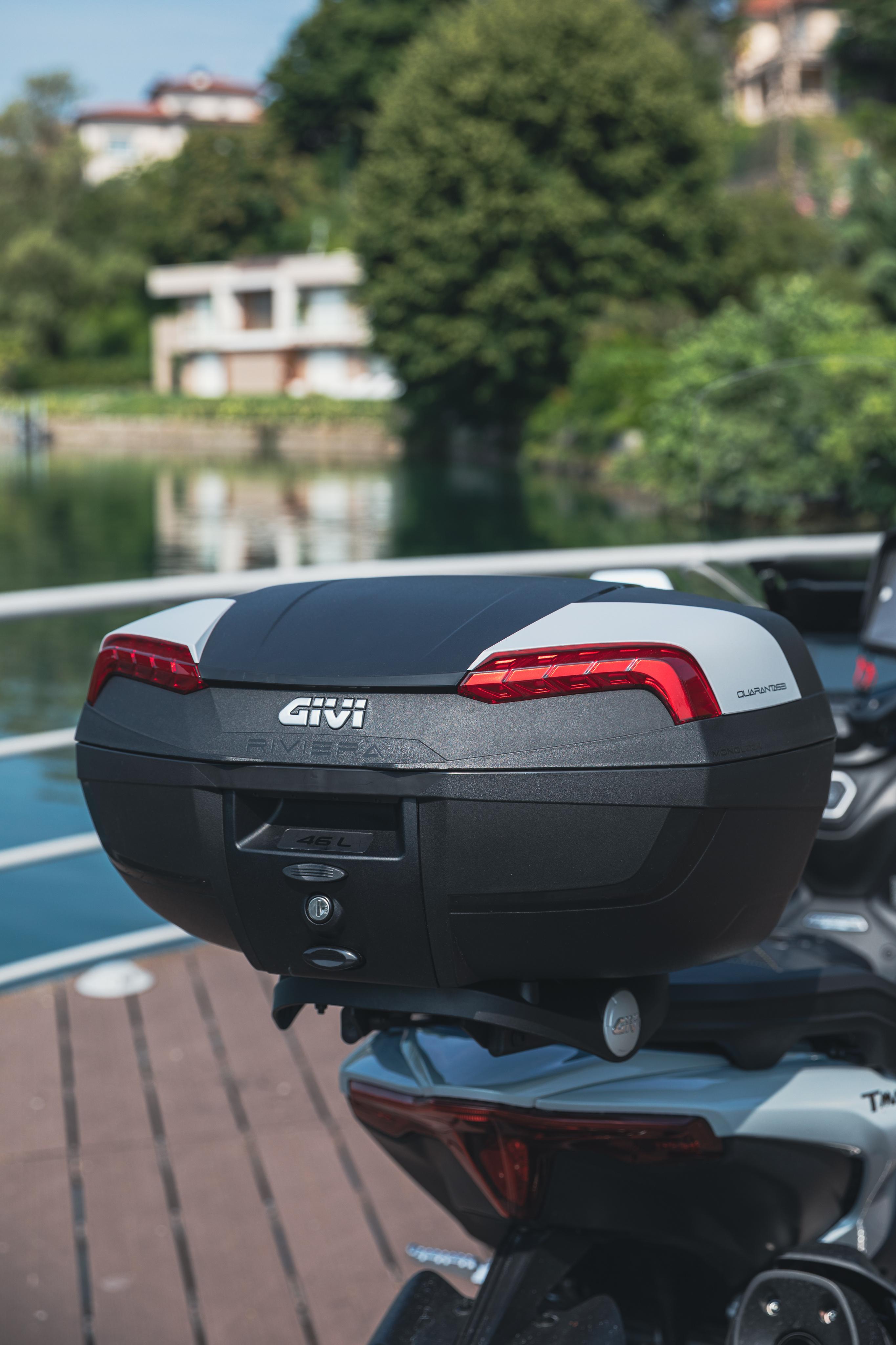 Yamaha T-Max 560 (25) Riviera Touring 40 allestita con E46N2