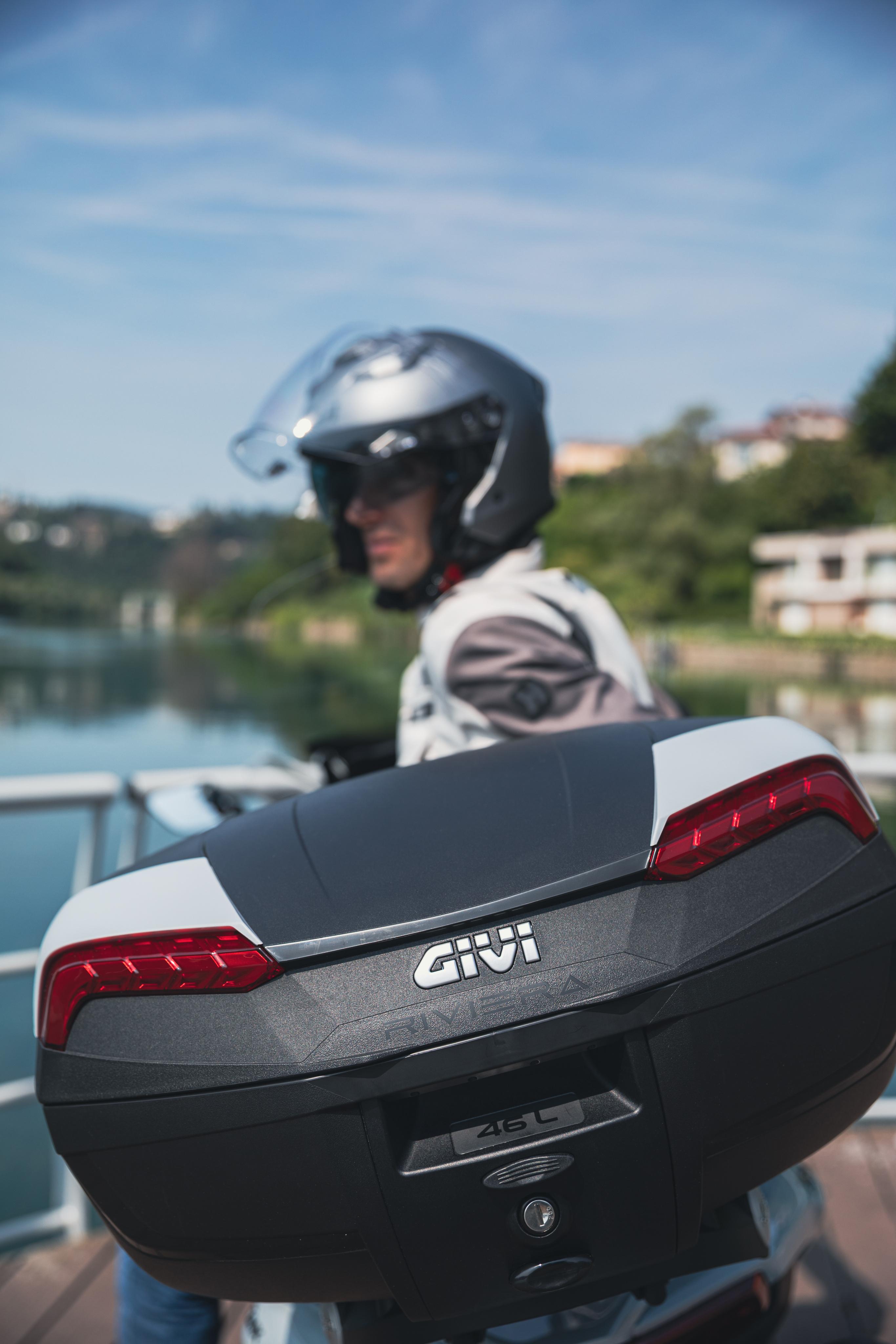 Yamaha T-Max 560 (25) Riviera Touring 51 allestita con E46N2