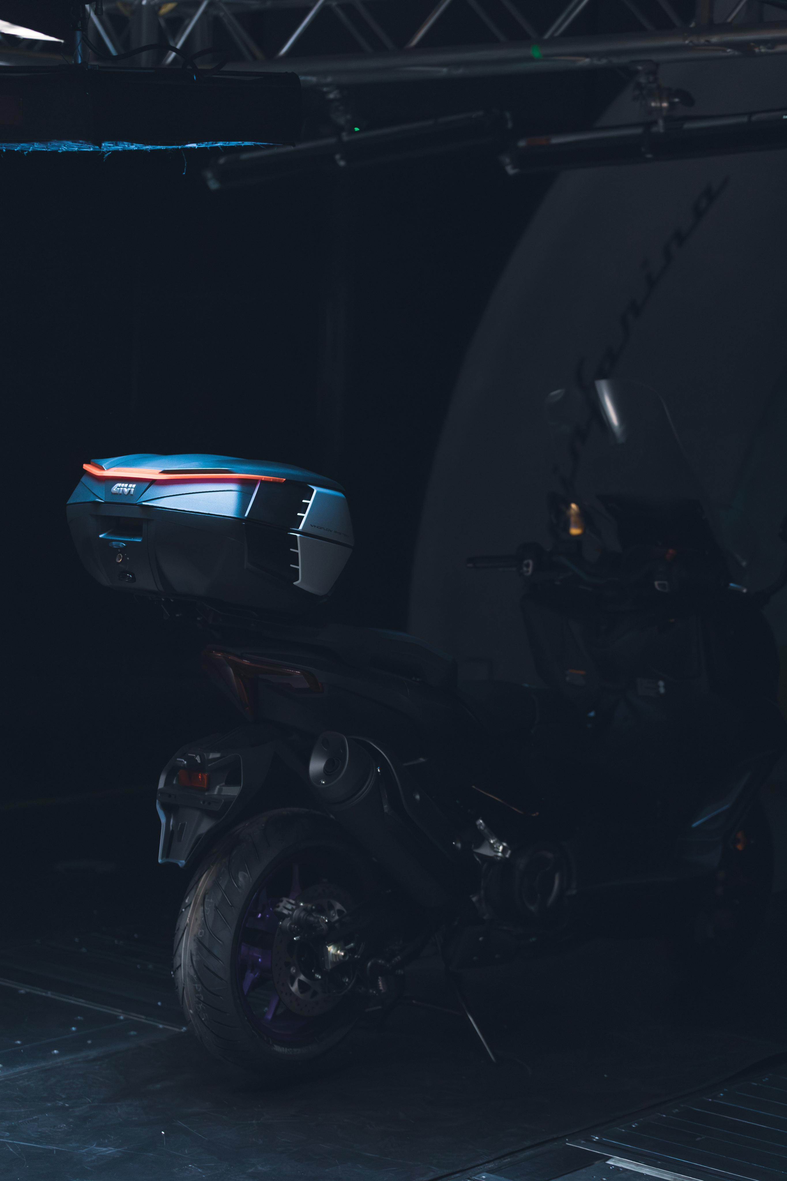 Yamaha T-Max 560 (25) V49 Wind Tunnel 10 allestita con V49N