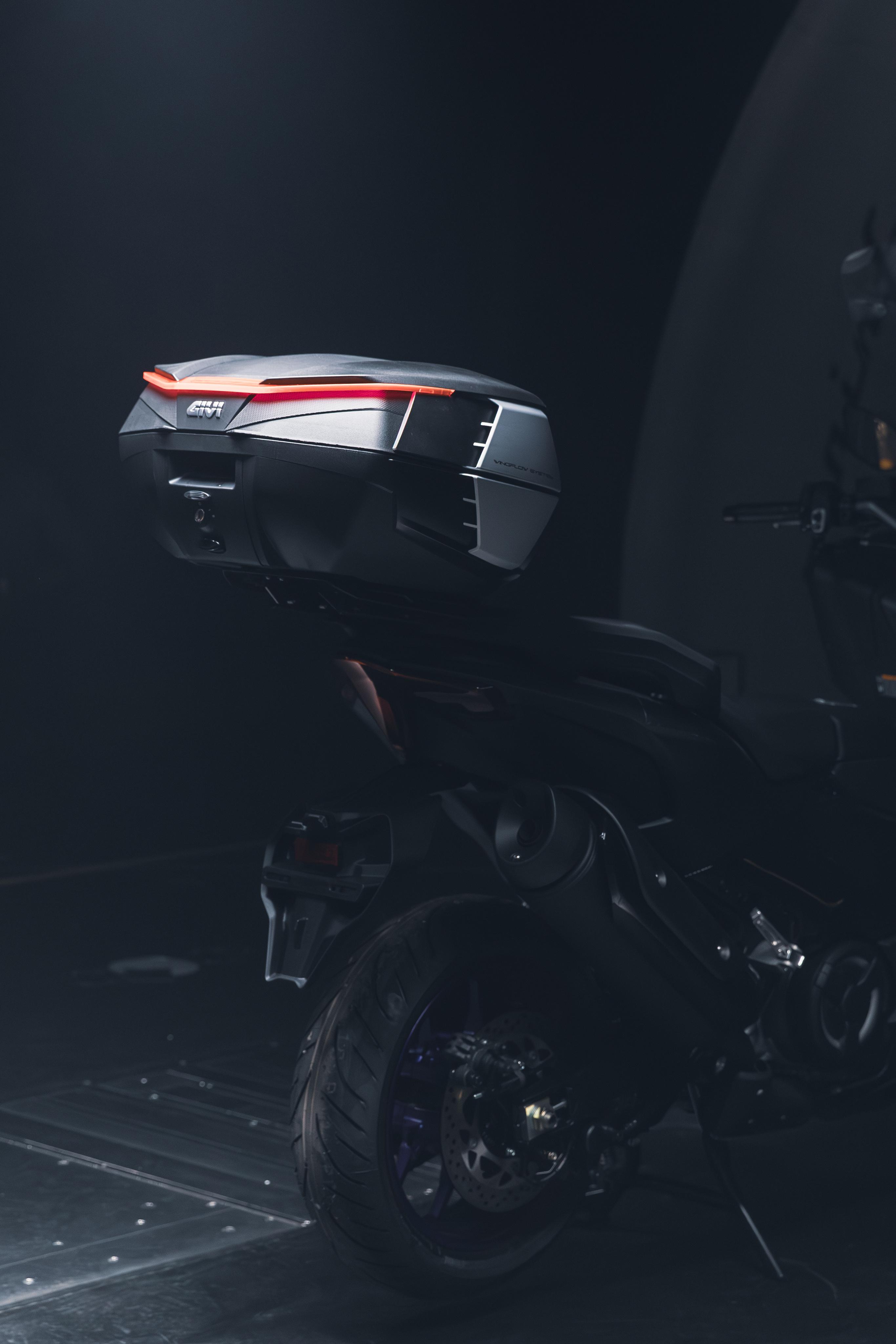 Yamaha T-Max 560 (25) V49 Wind Tunnel 17 allestita con V49N