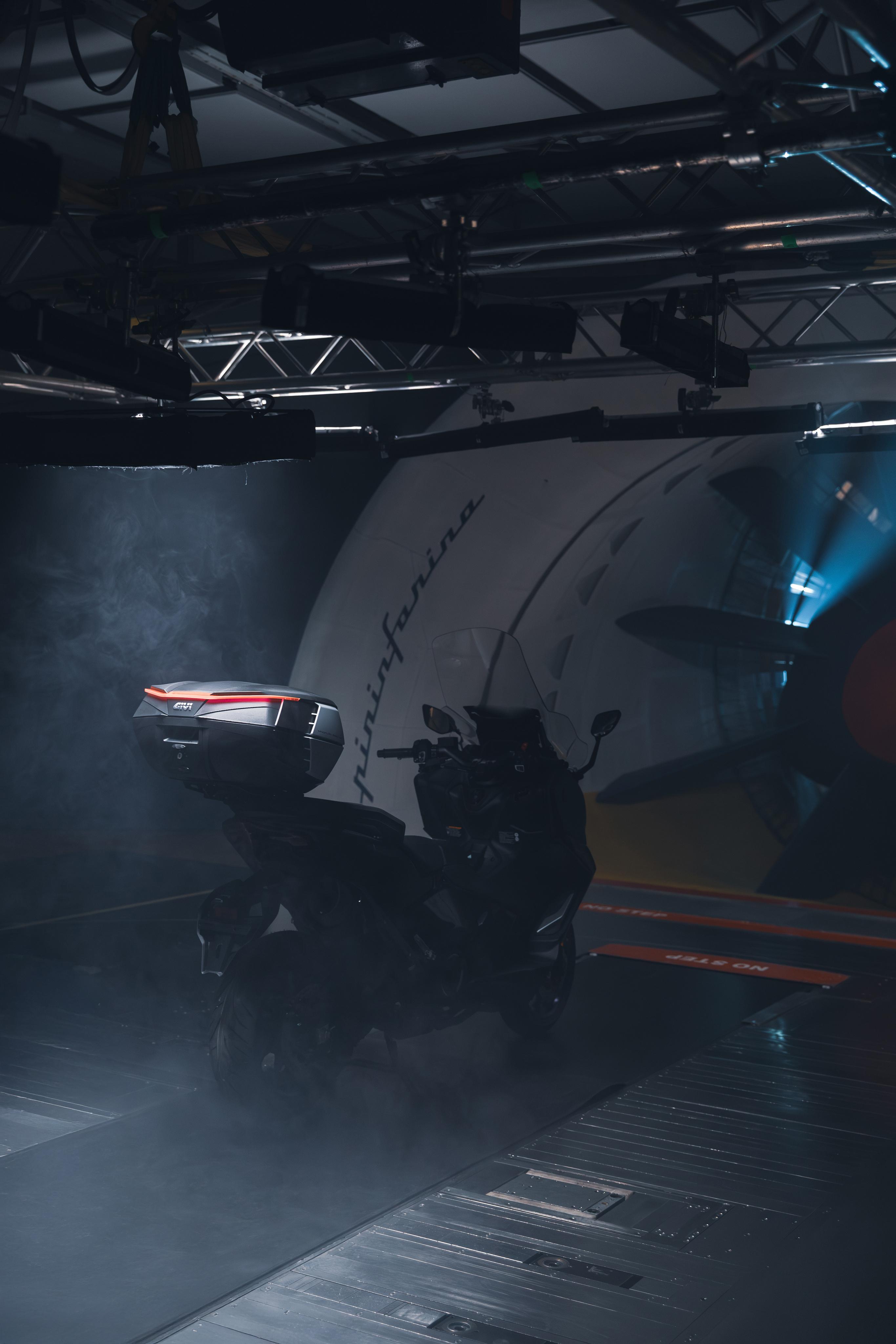 Yamaha T-Max 560 (25) V49 Wind Tunnel 19 allestita con V49N