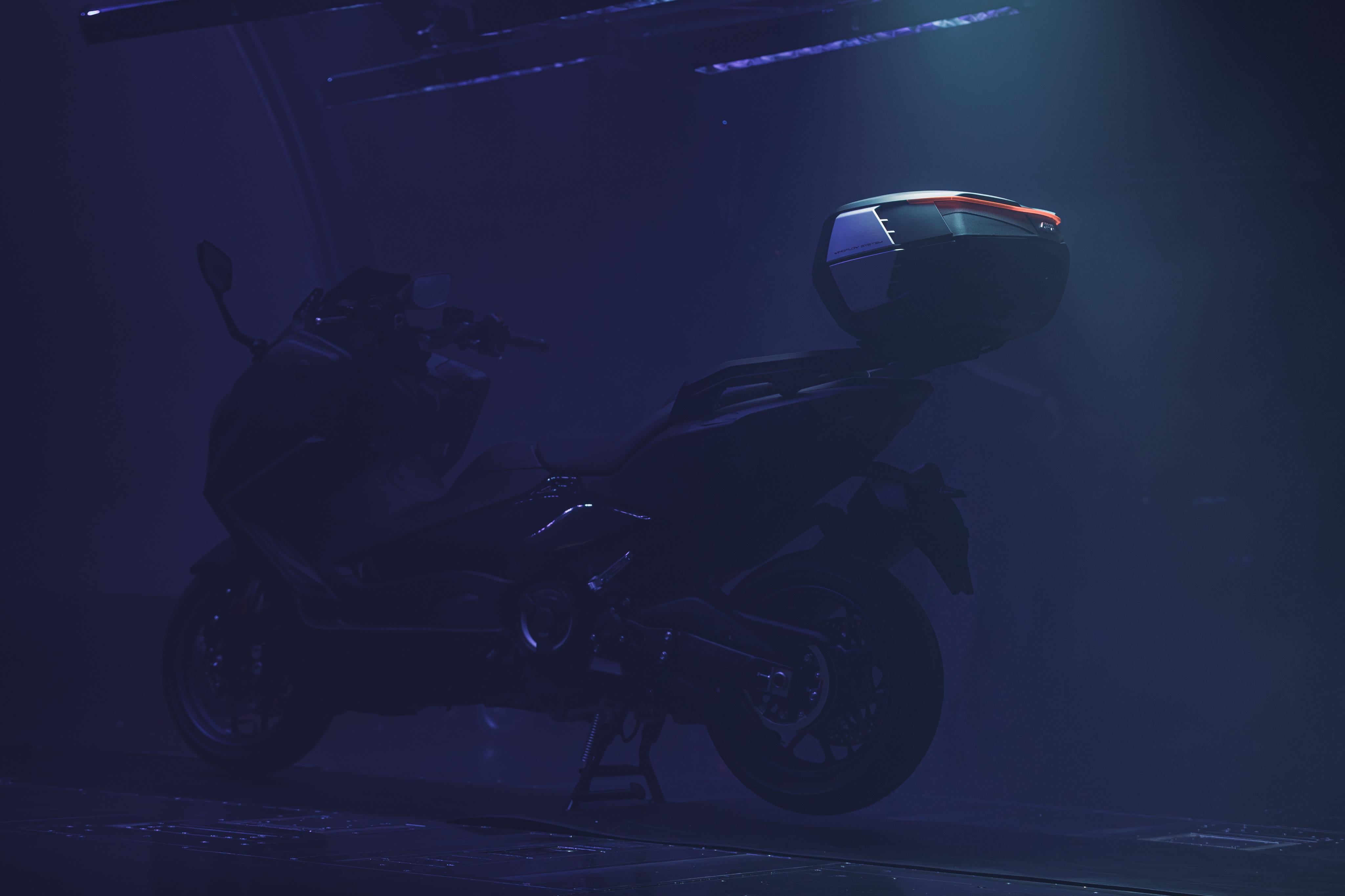 Yamaha T-Max 560 (25) V49 Wind Tunnel 27 allestita con V49N