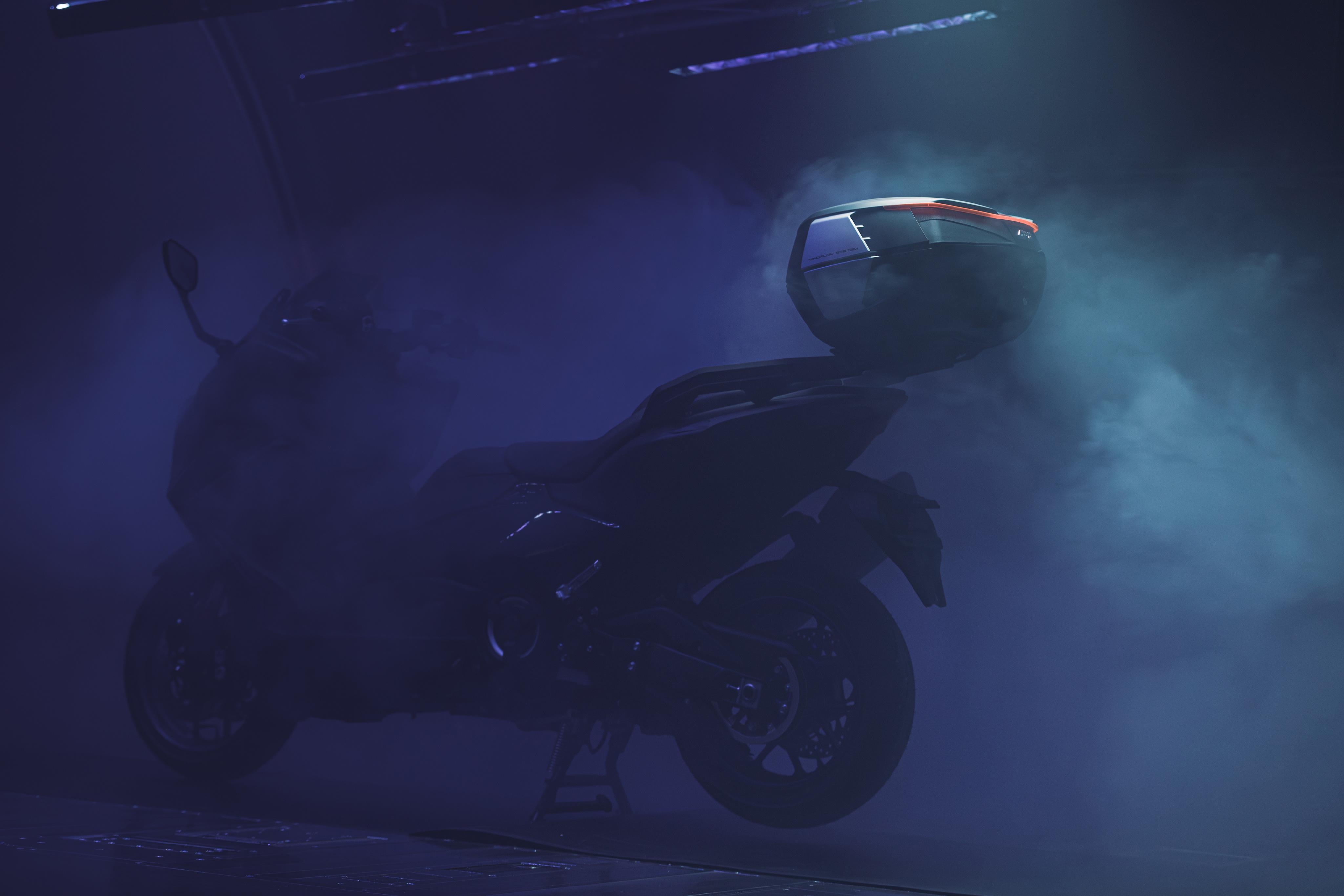 Yamaha T-Max 560 (25) V49 Wind Tunnel 28 allestita con V49N
