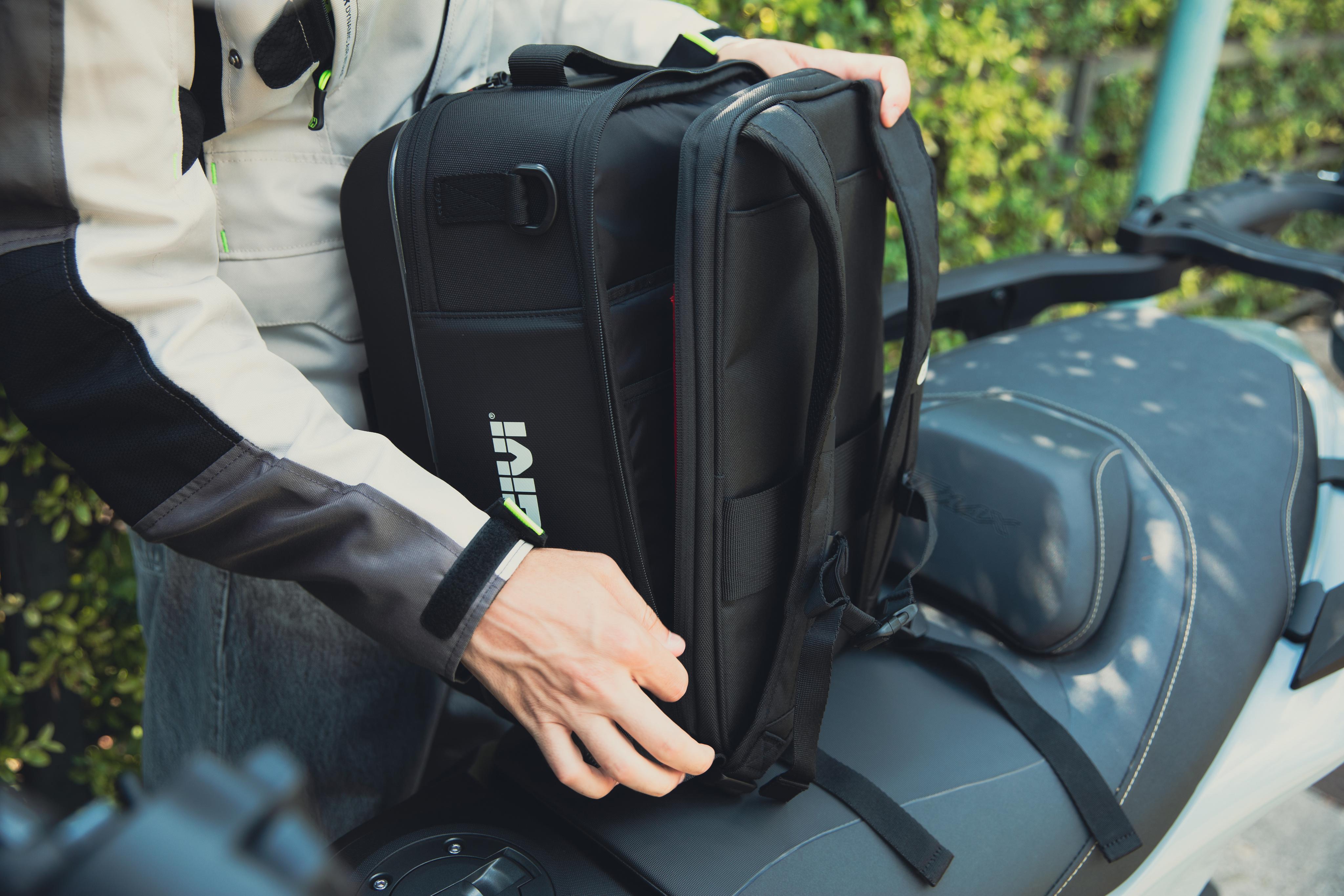 Yamaha T-Max 560 (25) XL 05 backpack equipped with XL12