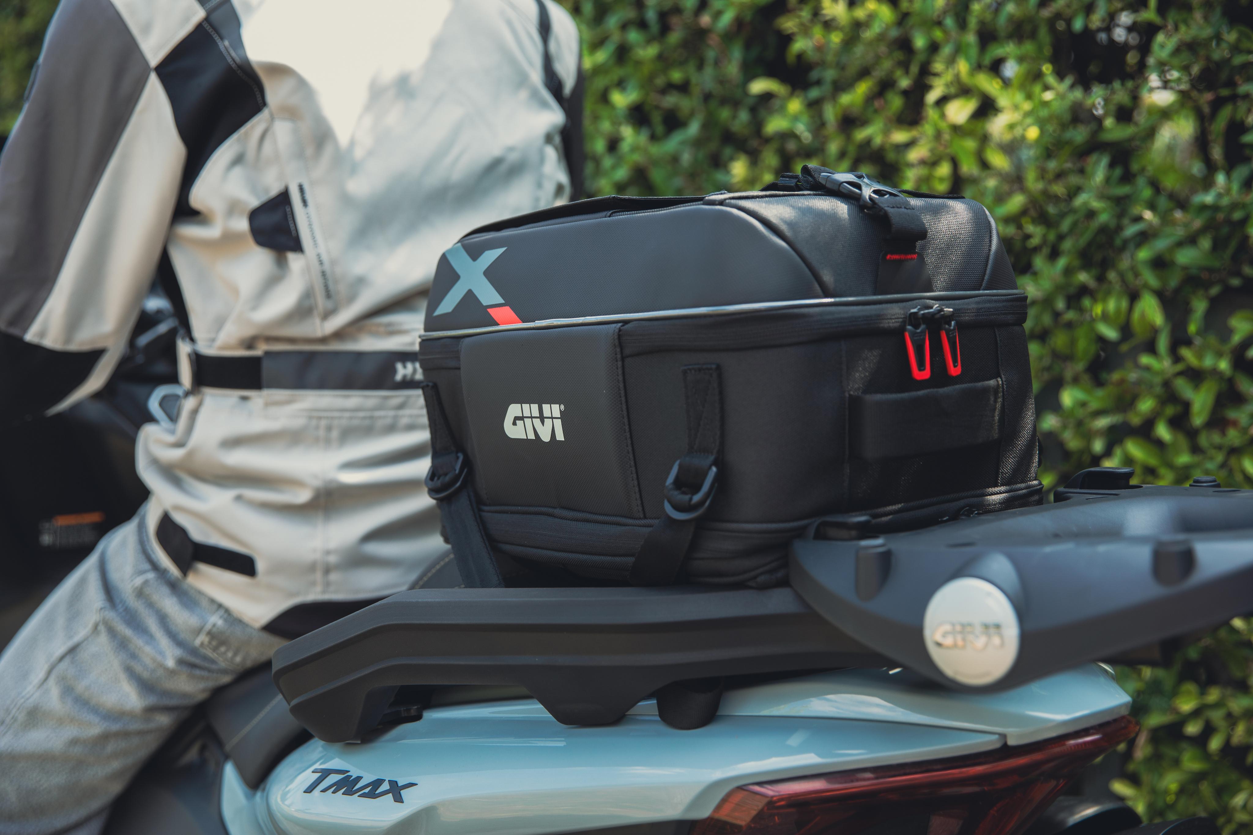 Yamaha T-Max 560 (25) XL 11 backpack equipped with XL12