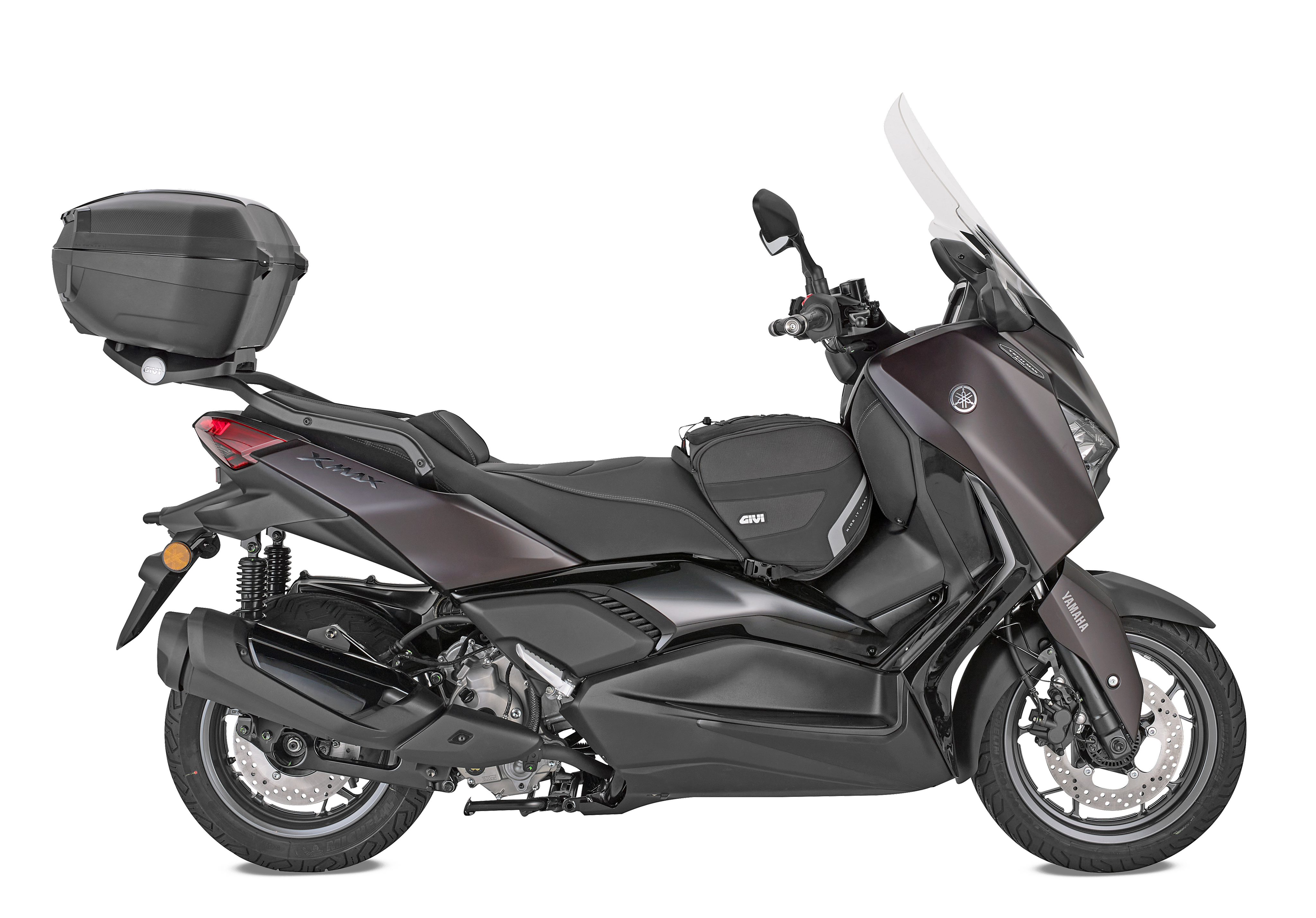 YAMAHA X-Max 300 Tech Max (25) allestita con E46NB