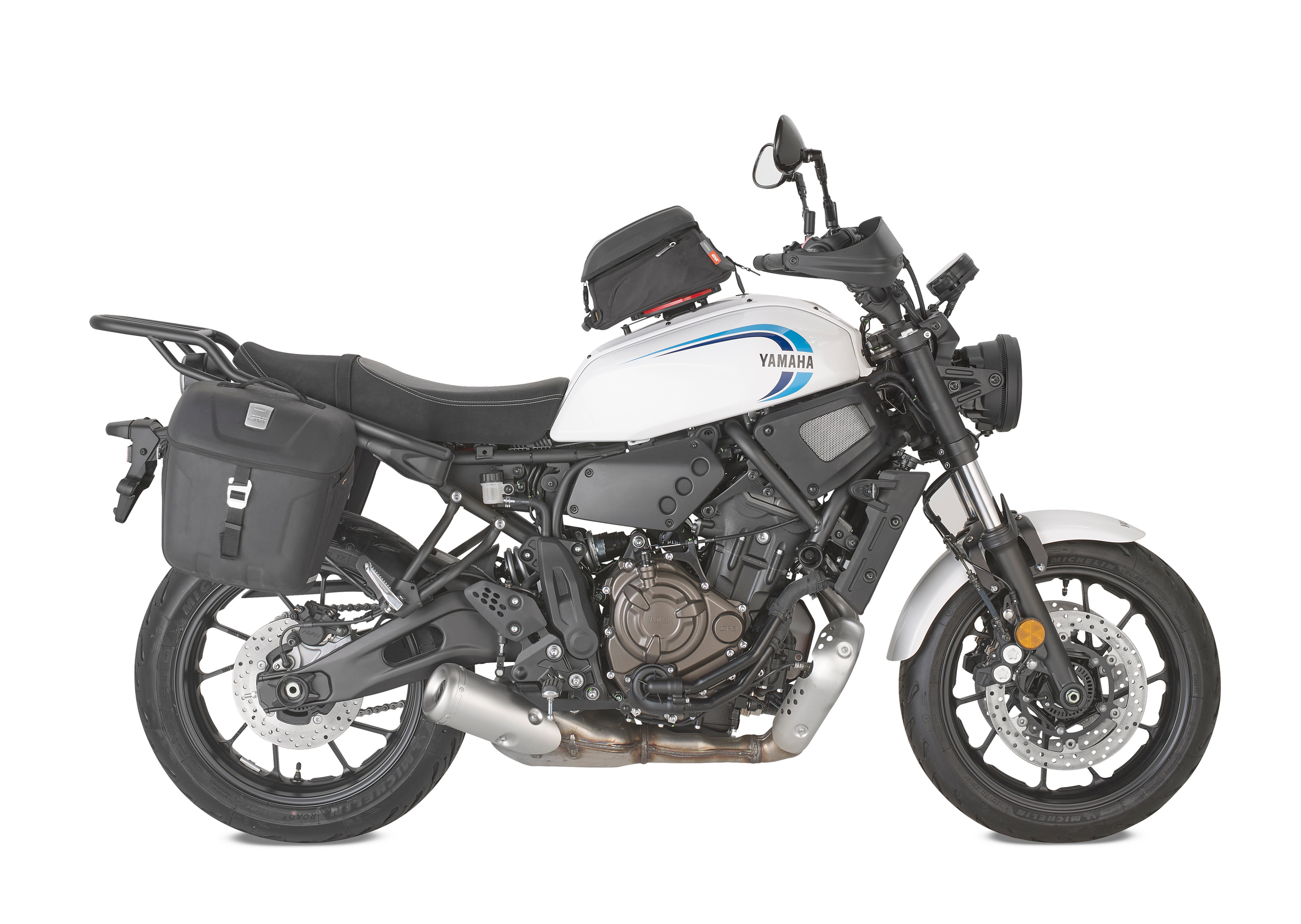 Yamaha XSR700 (22) allestita con GIVI MT501