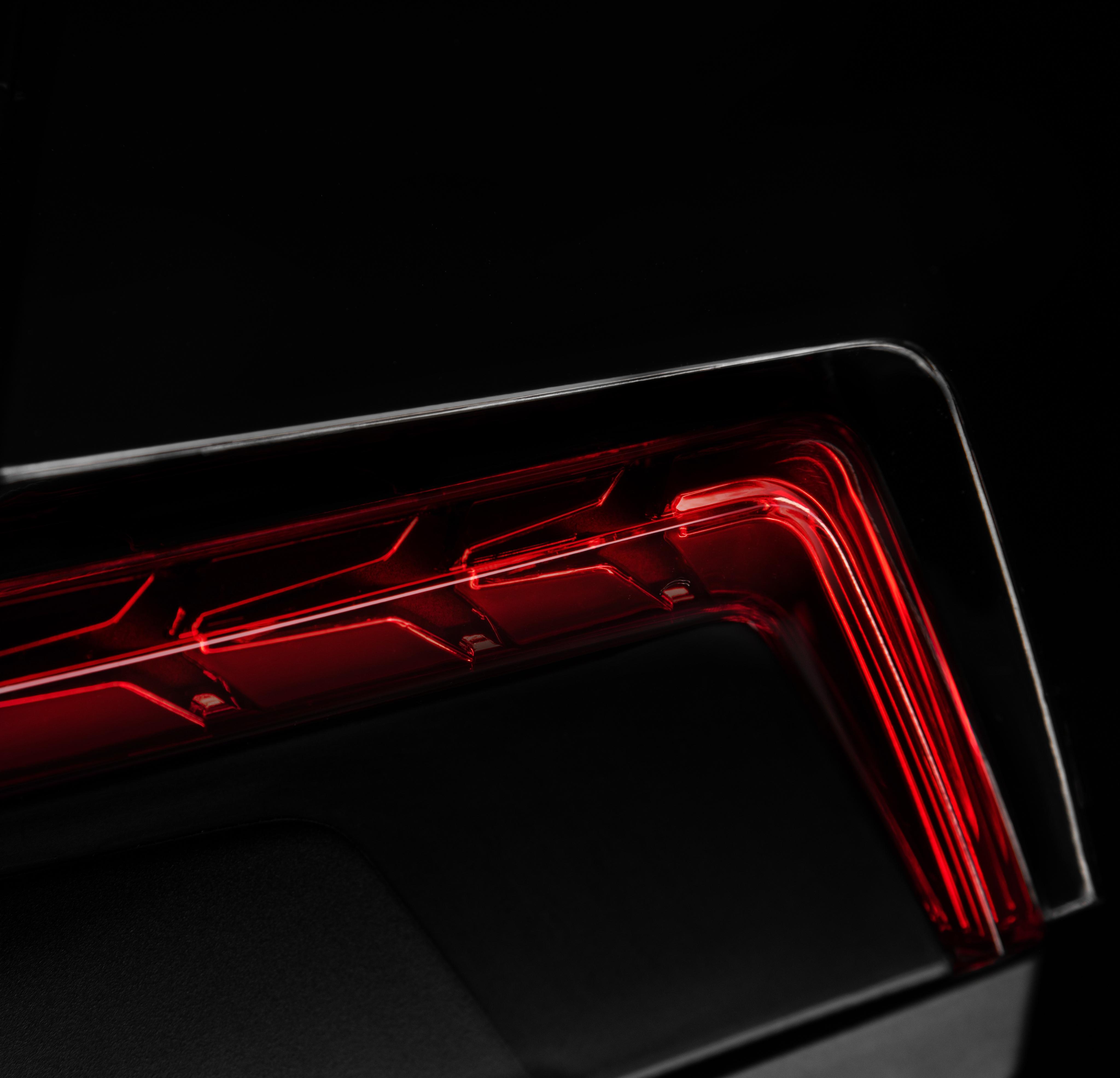 V58NNB_top-case_10_GIVI_hero
