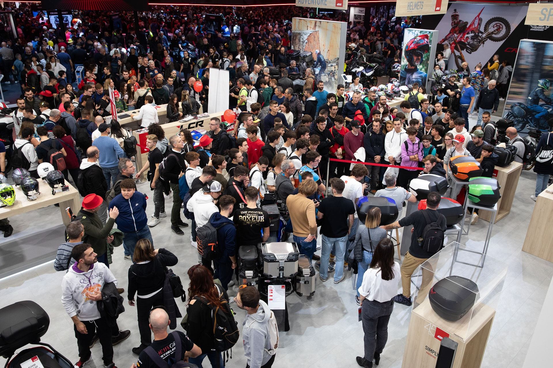 GIVI_STAND_EICMA23-250