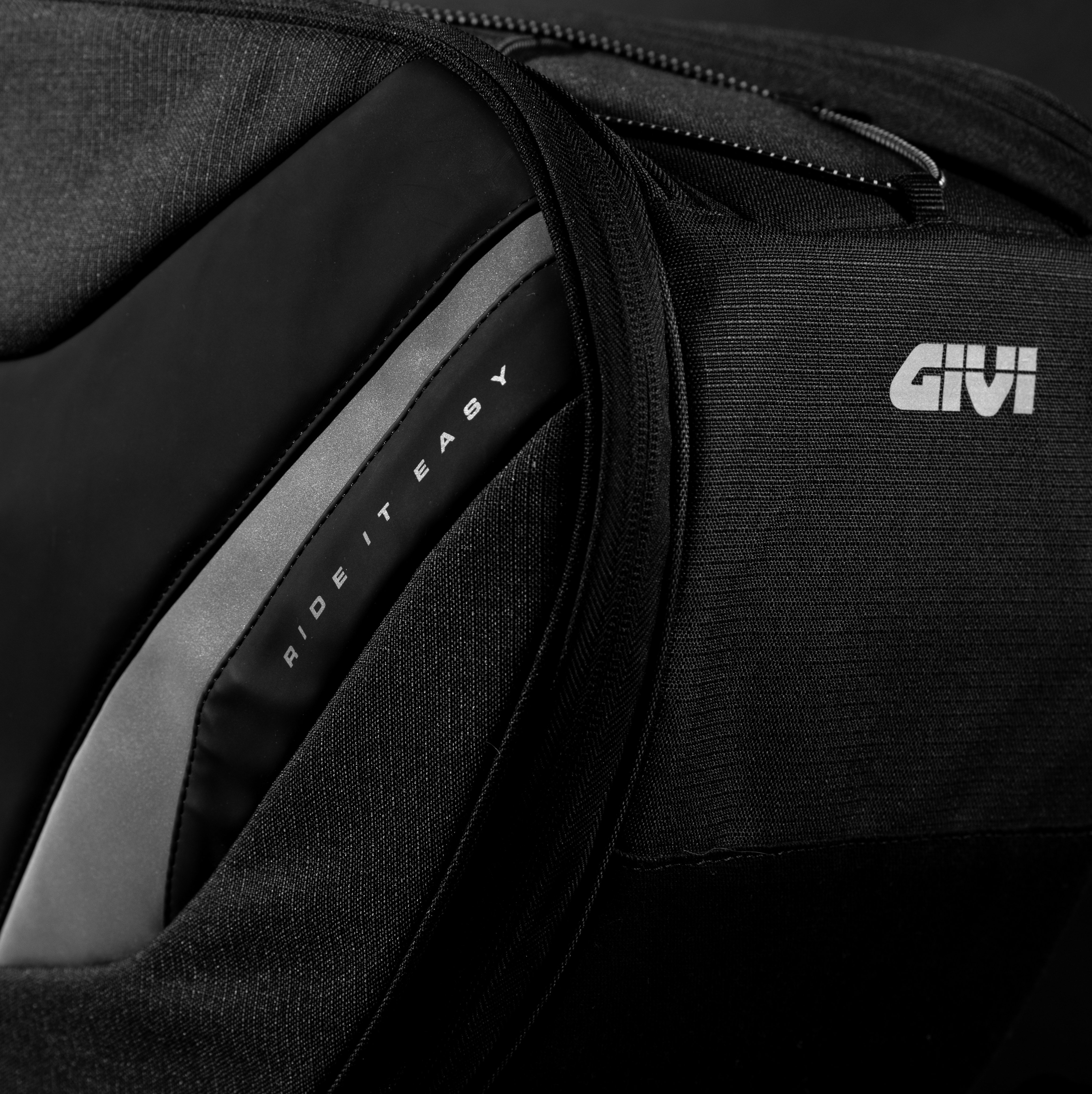 EASY-T_soft-bag_03_GIVI_hero