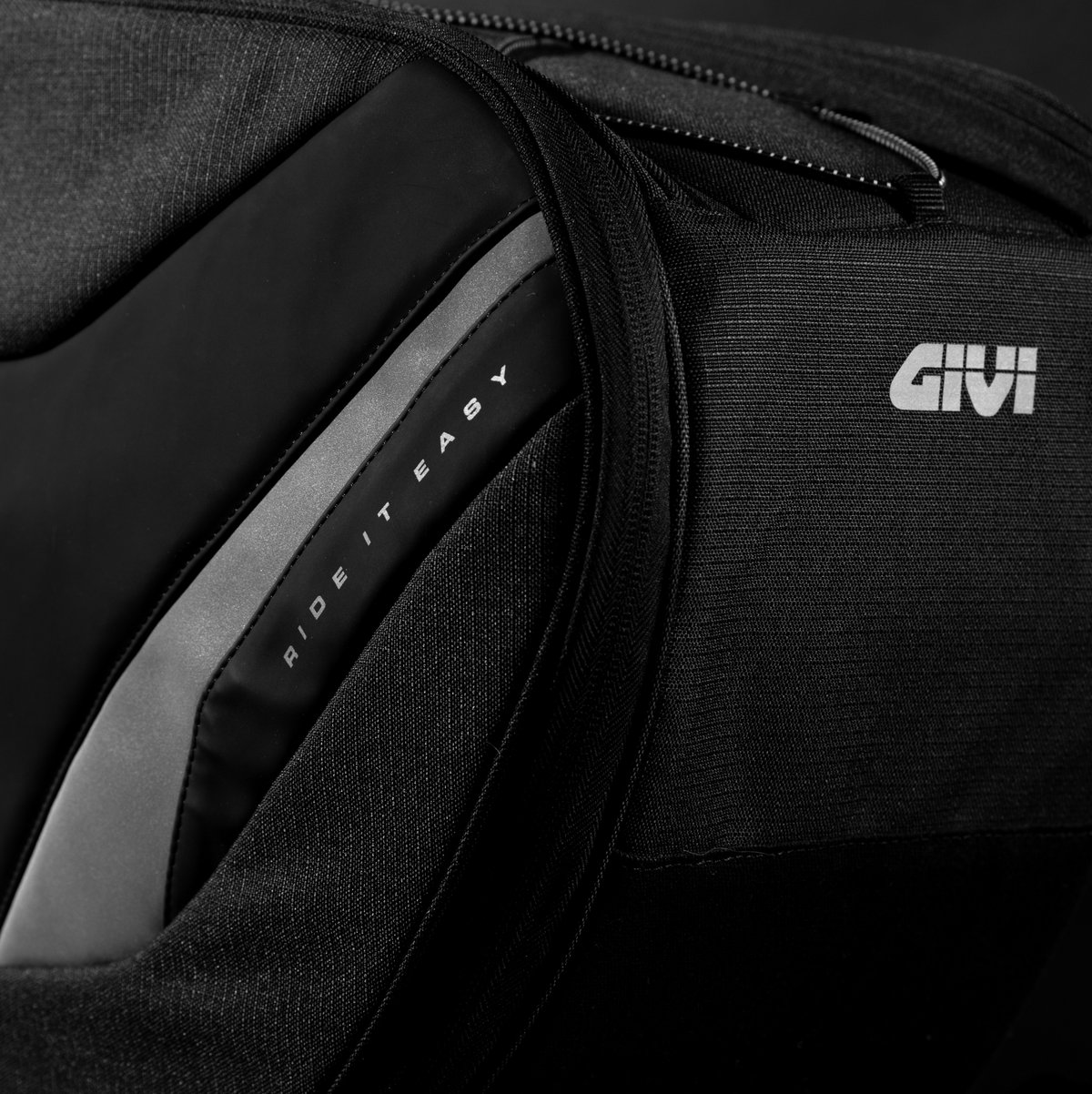 EASY-T_soft-bag_03_GIVI_hero