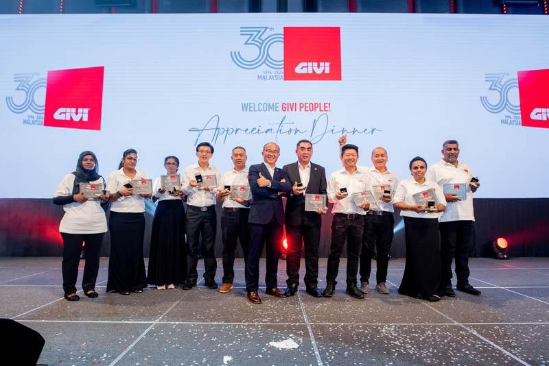 30-anni-givi-malesya_24