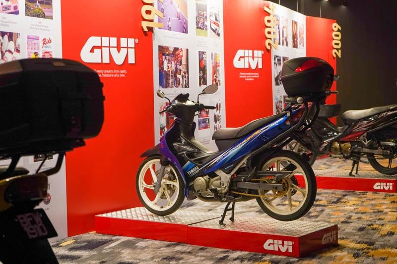 30-anni-givi-malesya_01
