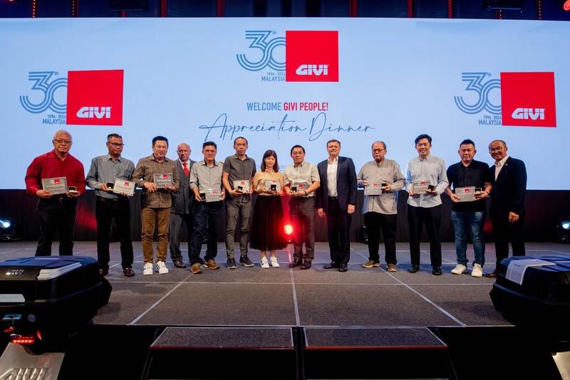 30-anni-givi-malesya_18