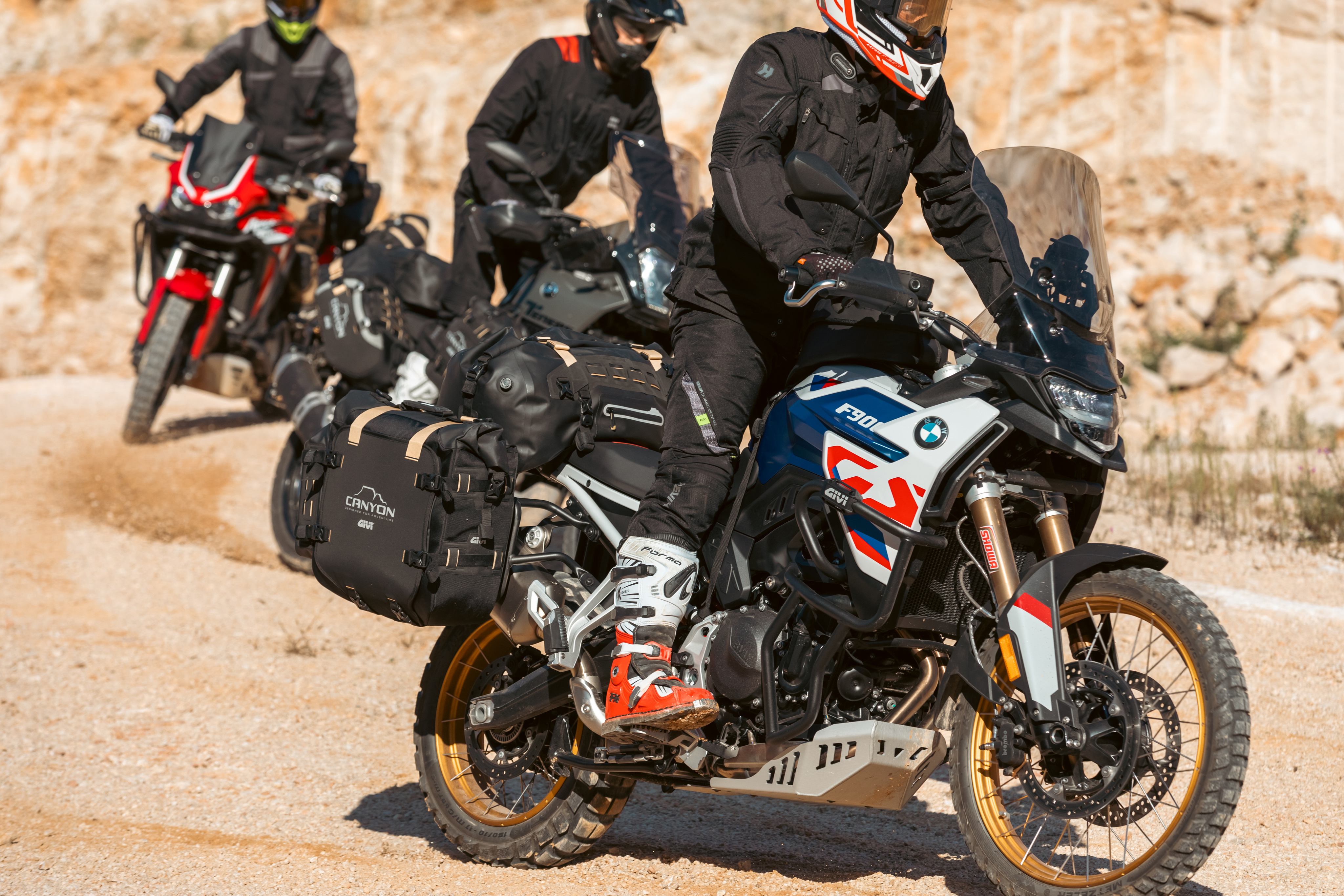 GIVI - scopri la gamma di borse Adventure CANYON 2025