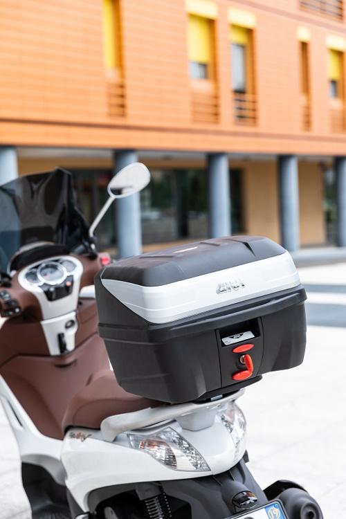 SISTEMA DI AGGANCIO MONOLOCK® - GIVI