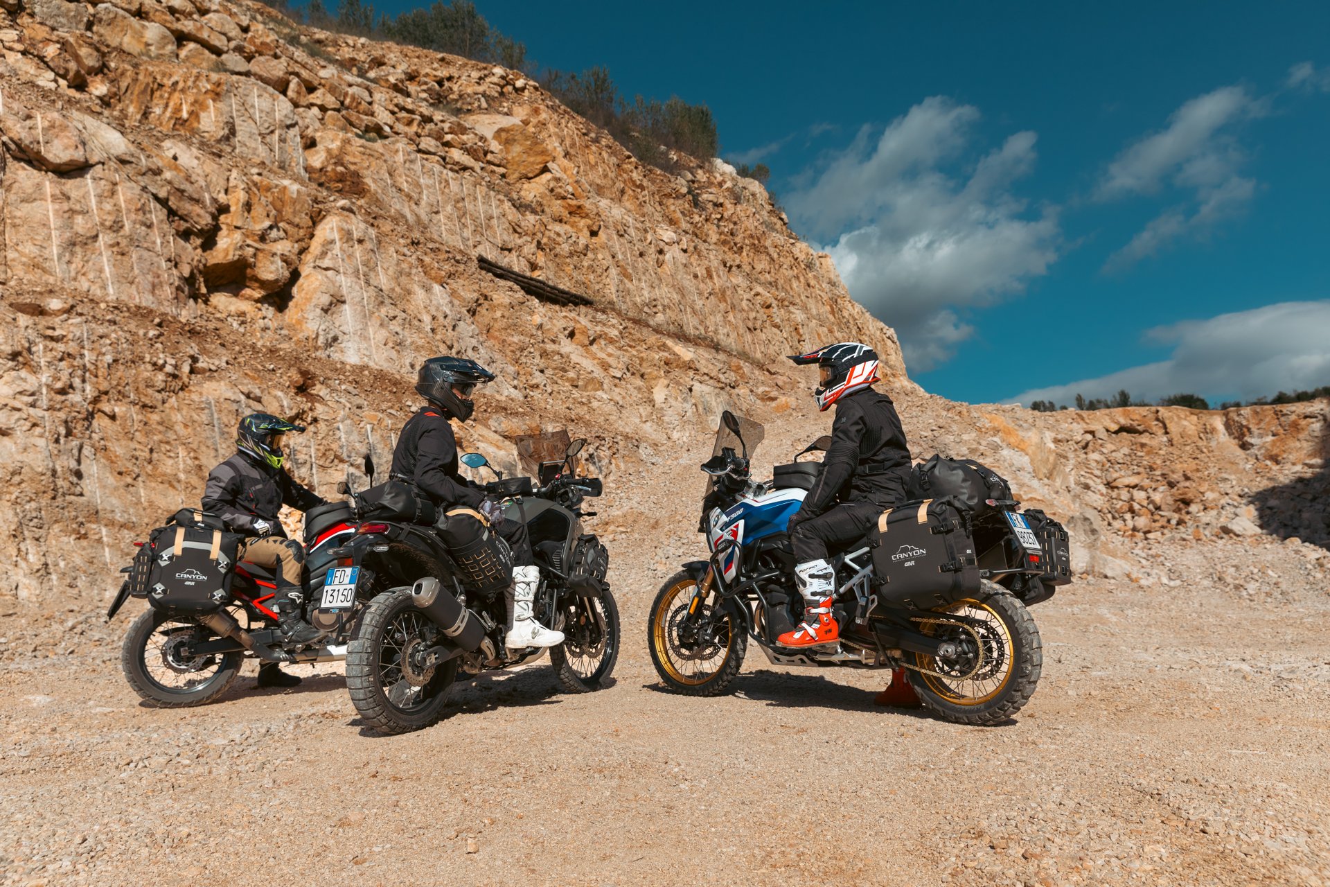 GIVI - scopri la gamma di borse Adventure CANYON 2025