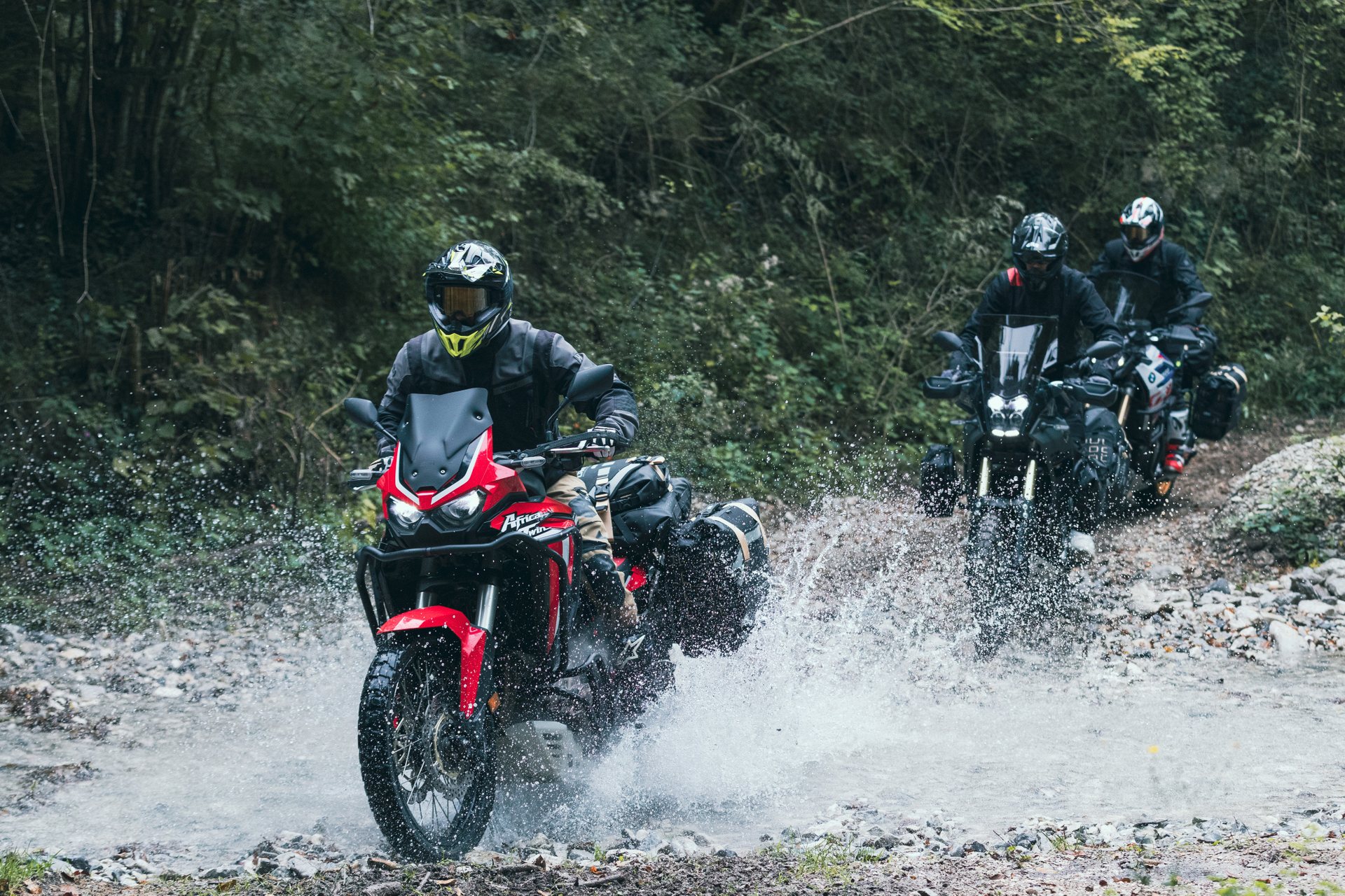 GIVI - scopri la gamma di borse Adventure CANYON 2025