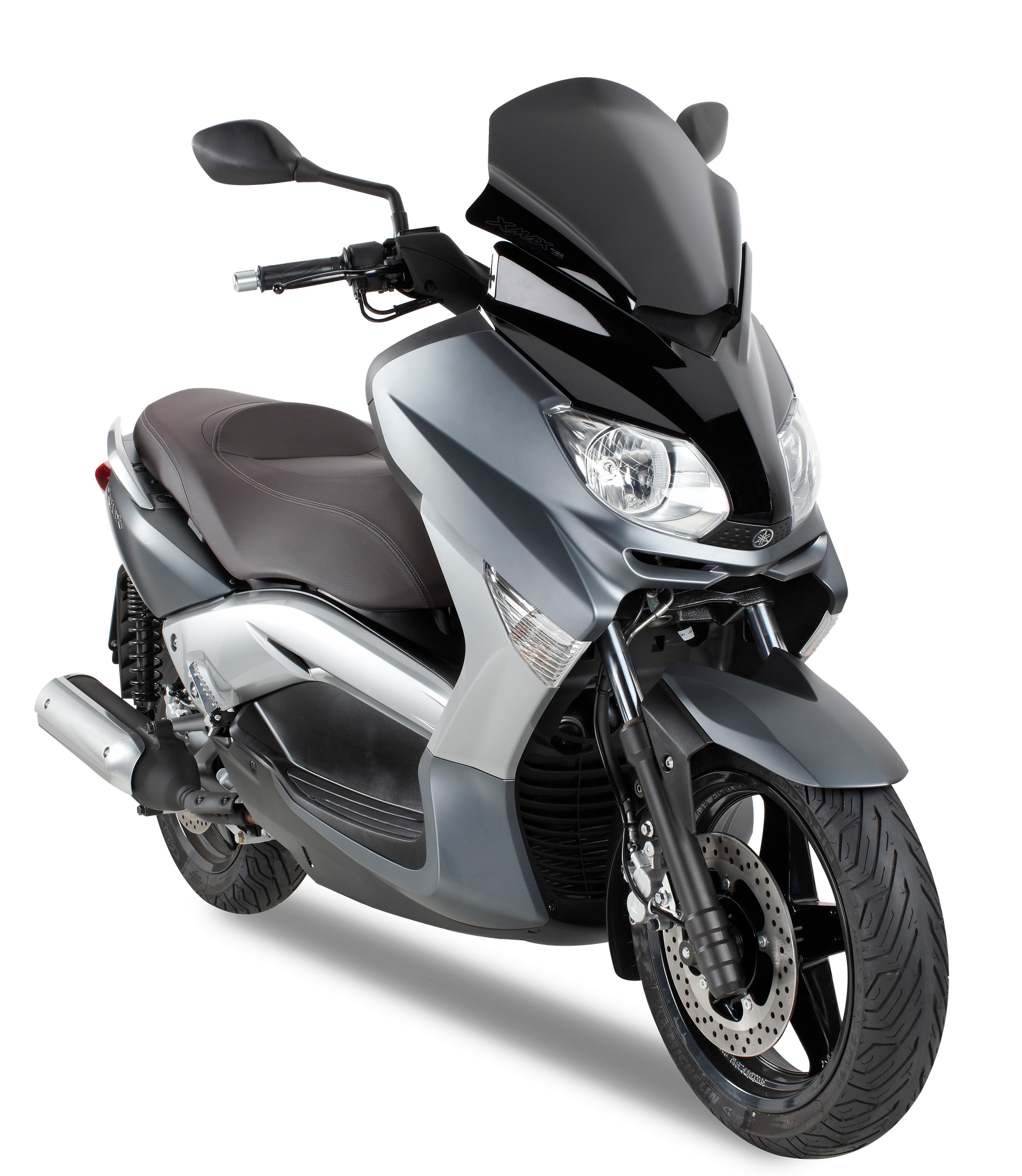 D446B screen GIVI mounted on Yamaha X-MAX 125 (10)